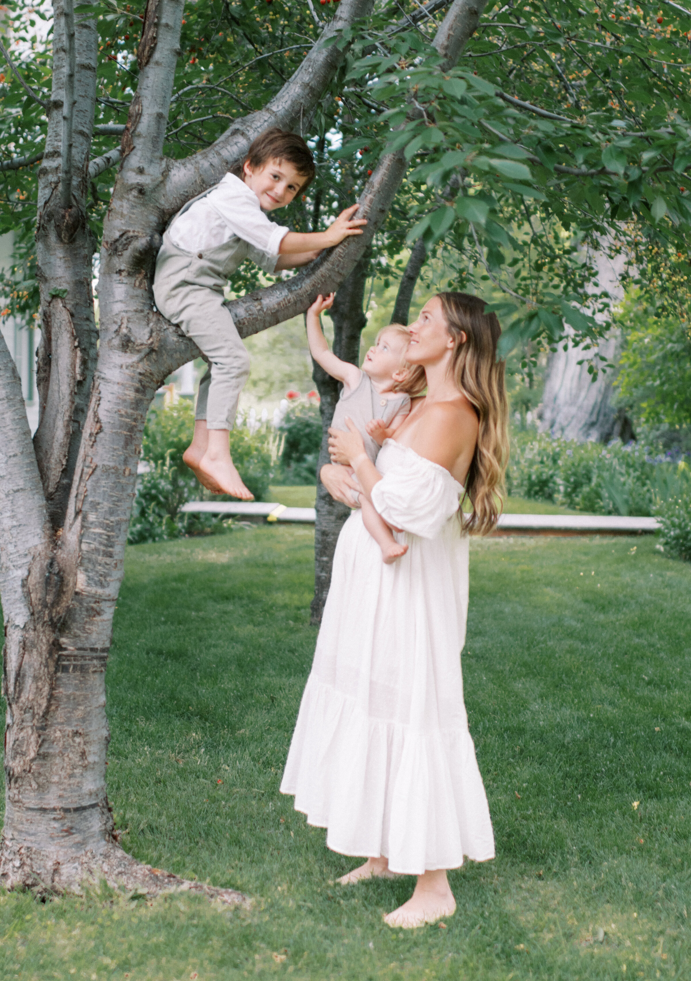 mom with children, garden photos