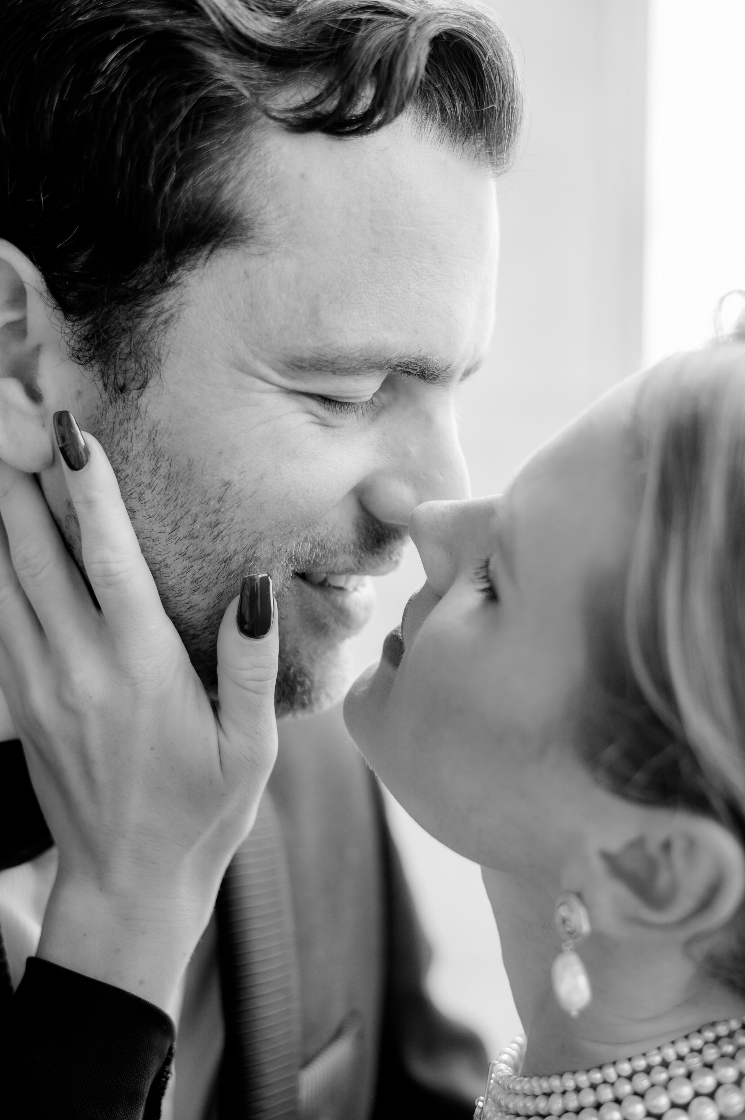 Photography-by-Emma-Paris-Wedding-Photography-La Louvre0001-2
