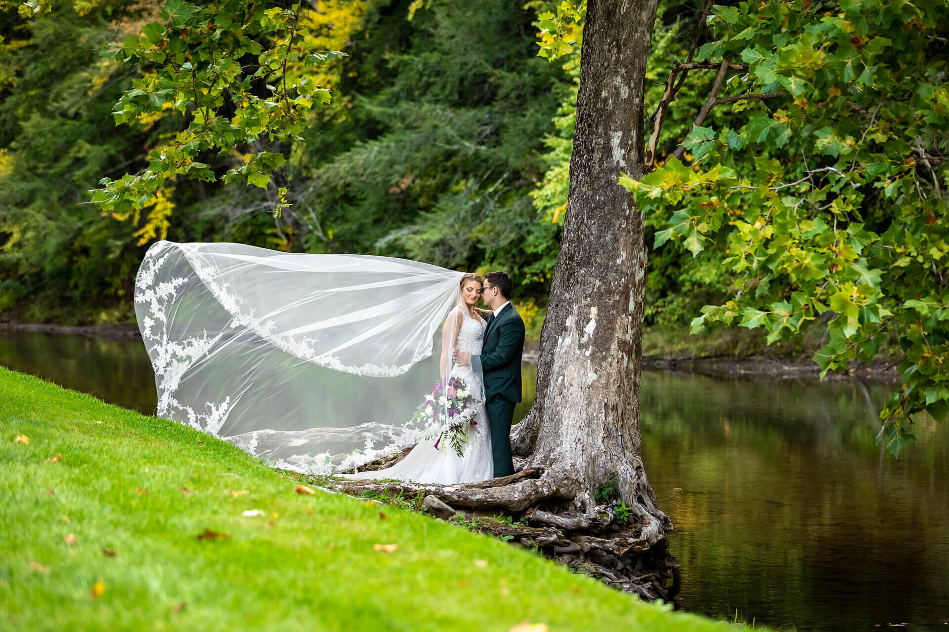 finger-lakes-wedding-photographer-veil-creek-photographpy-chris-golden-weddings-river-buffalo-rochester-syracuse-corning