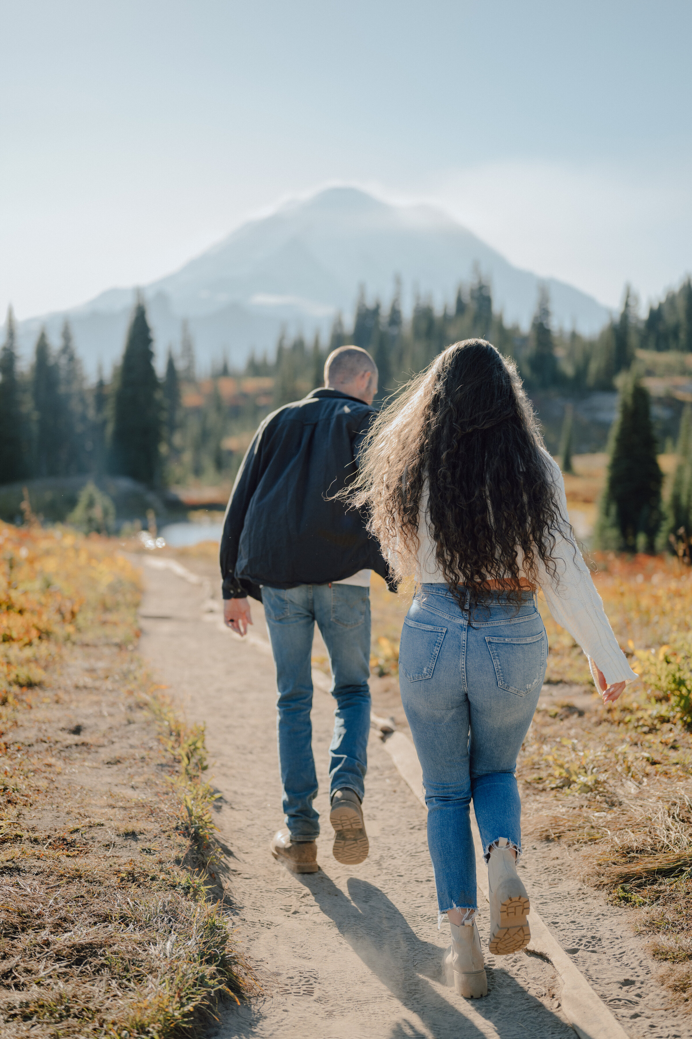 spenser-couple-mount-rainier-washington-112