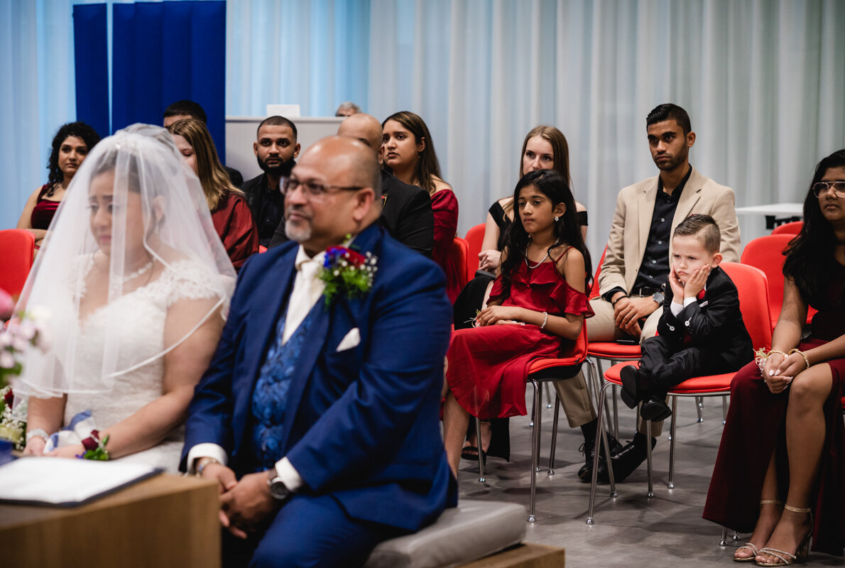 de leuke momenten van een ceremonie bruisfoto's