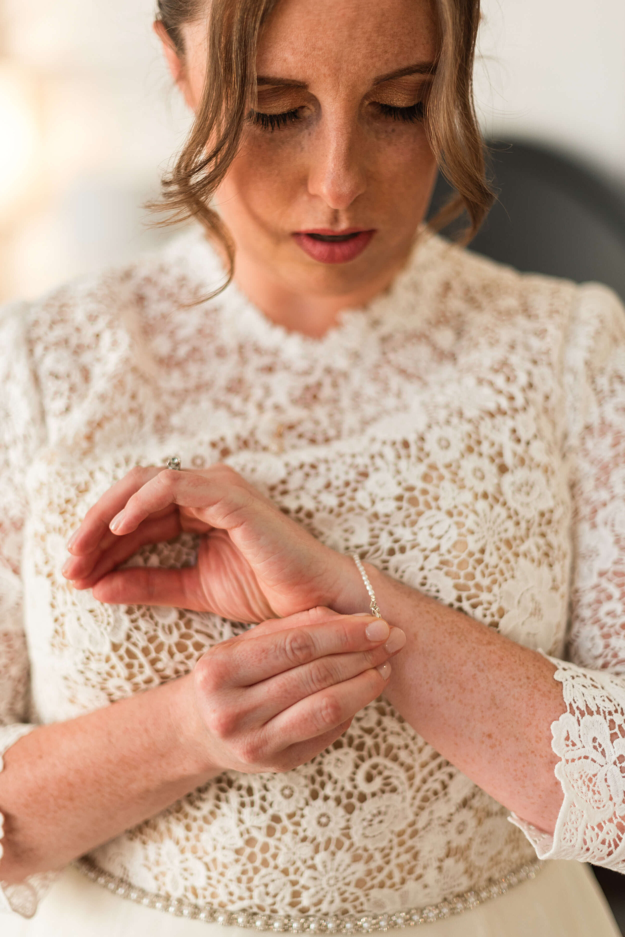 Seattle Bride getting ready