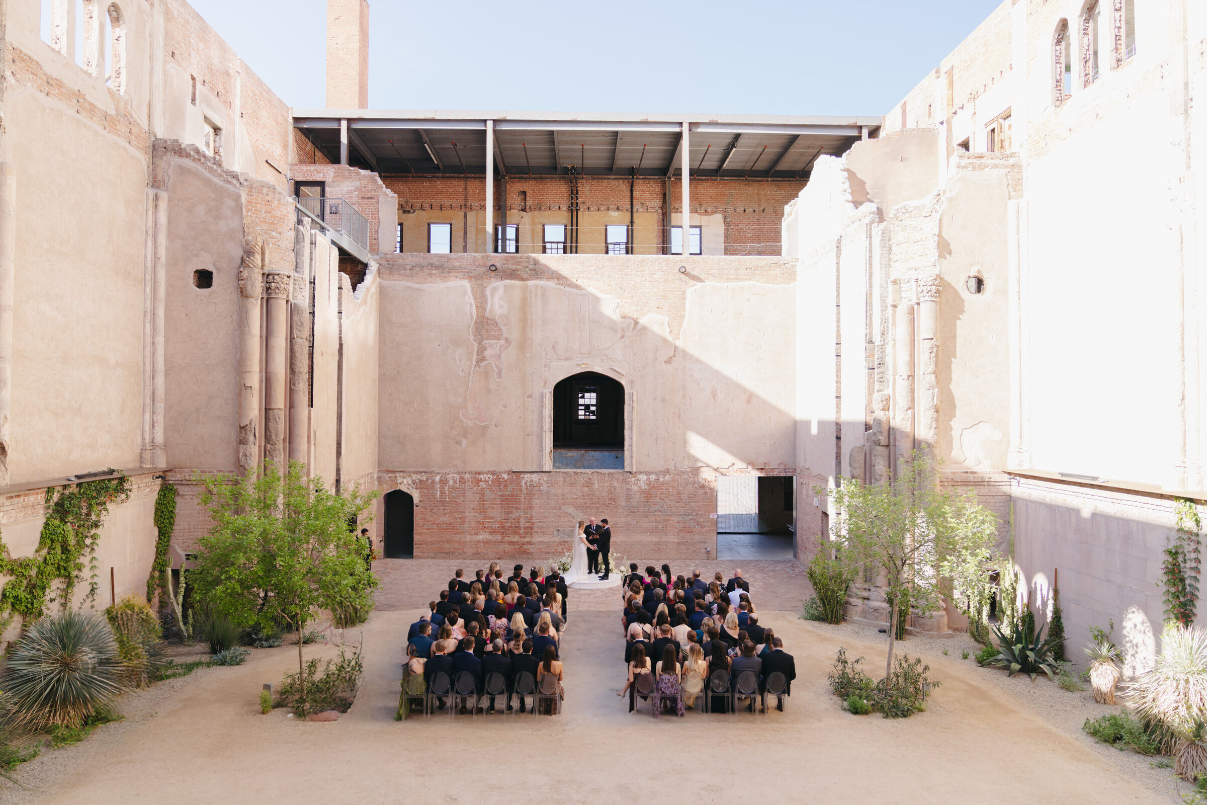 Cacie_Carroll@CacieCarroll_ElecticSpringWedding_TheAbbeyPHX_PhoenixArizona-131