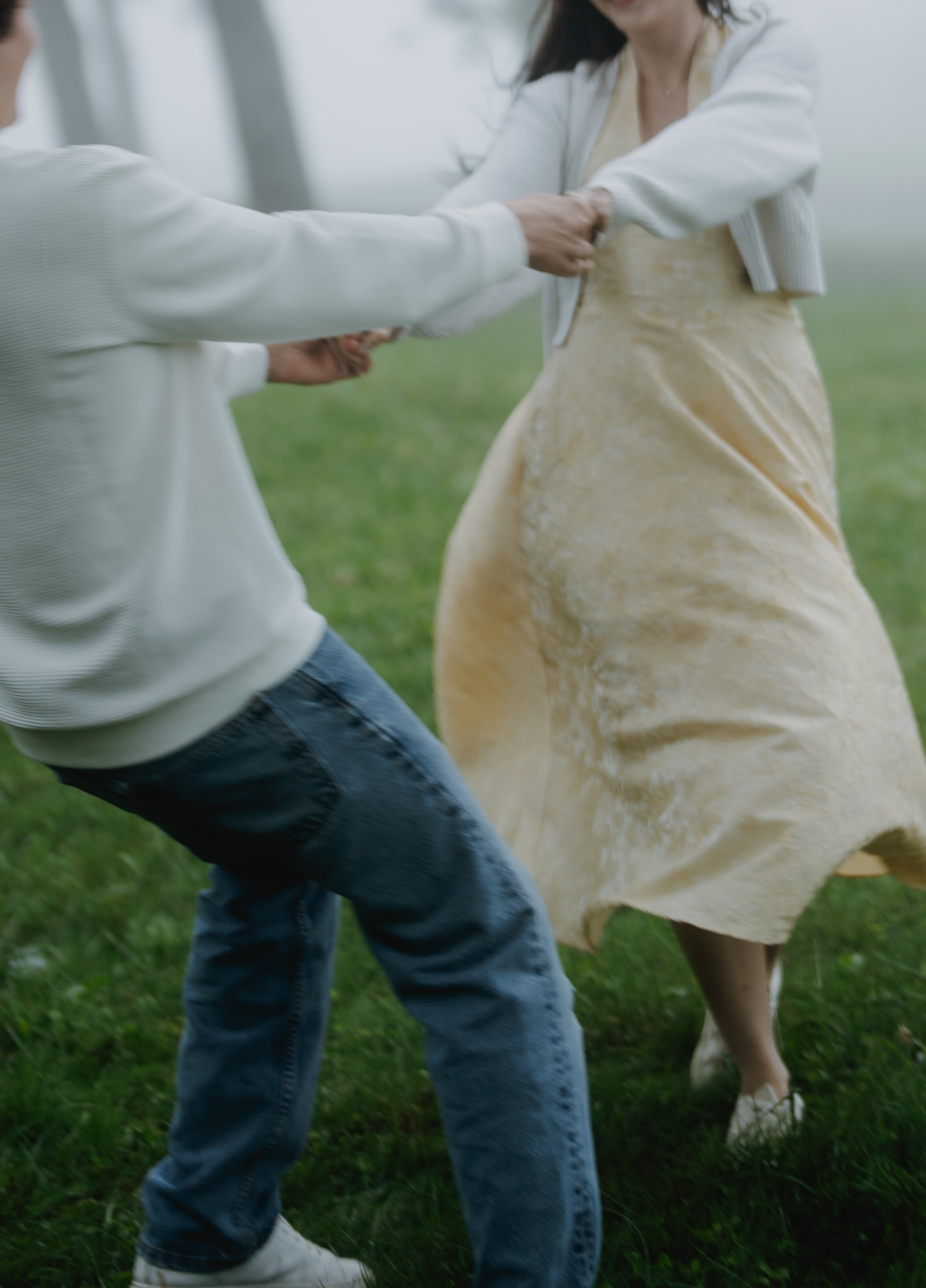 couple photos session, couple dancing together in the rain