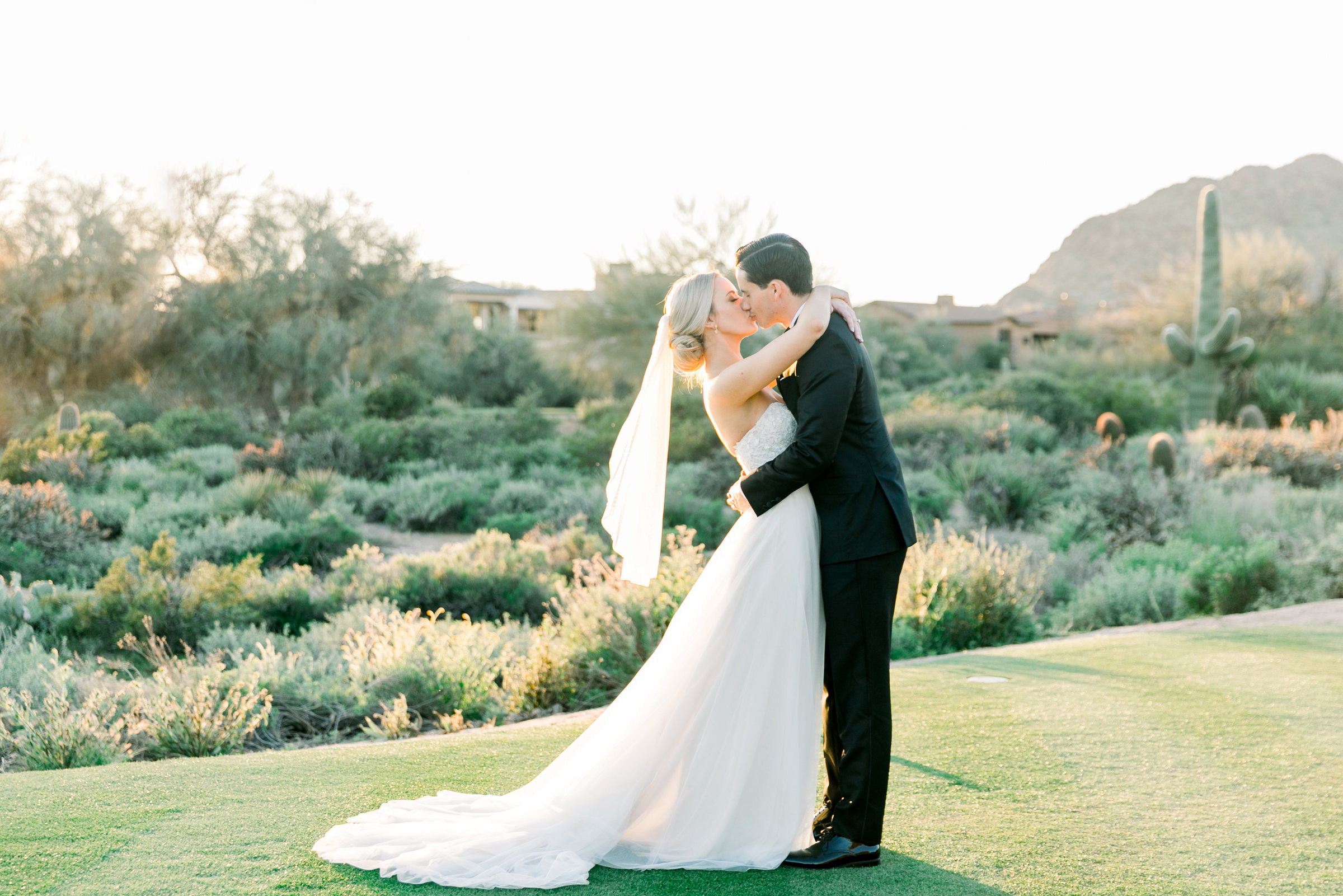Karlie Colleen Photography - Arizona Wedding at The Troon Scottsdale Country Club - Paige & Shane -661