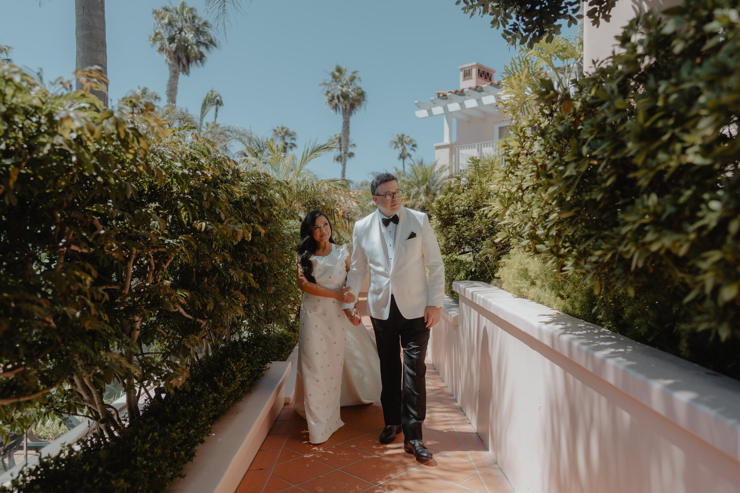Couple sharing a tender moment in a beautifully captured Los Angeles wedding.