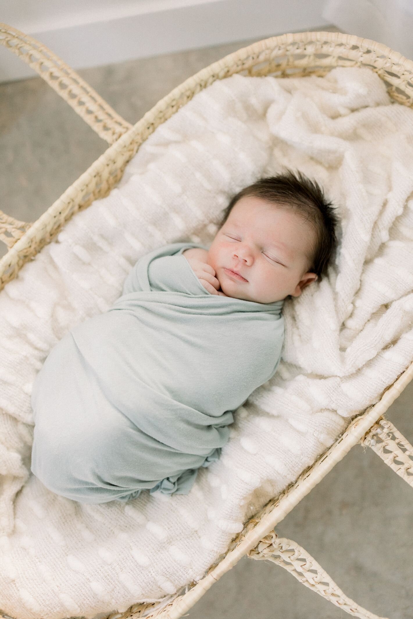 rolla_mo_photographer_newborn_maternity_wardrobe_closet_3471