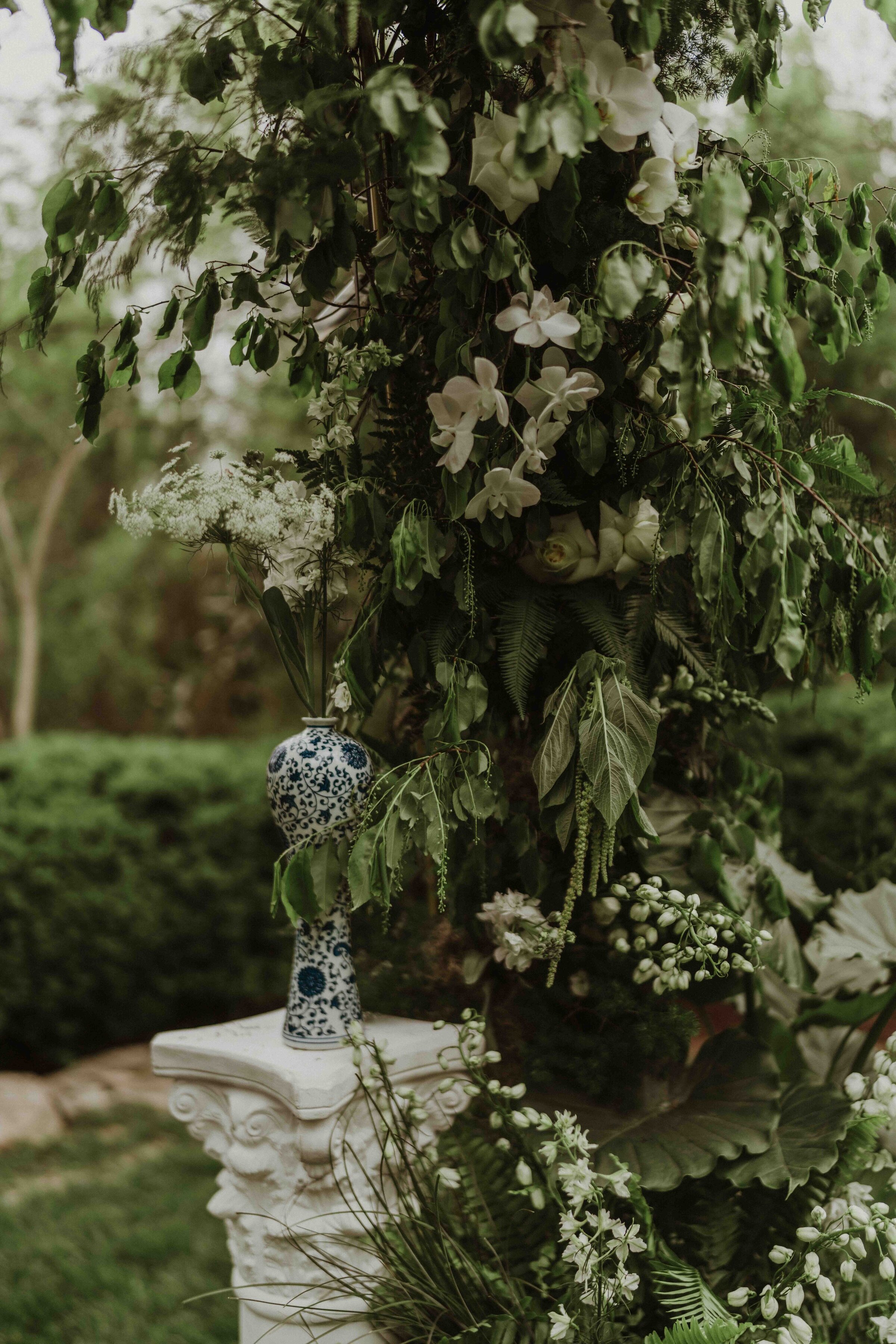 modern-minimal-wedding-flowers (111)