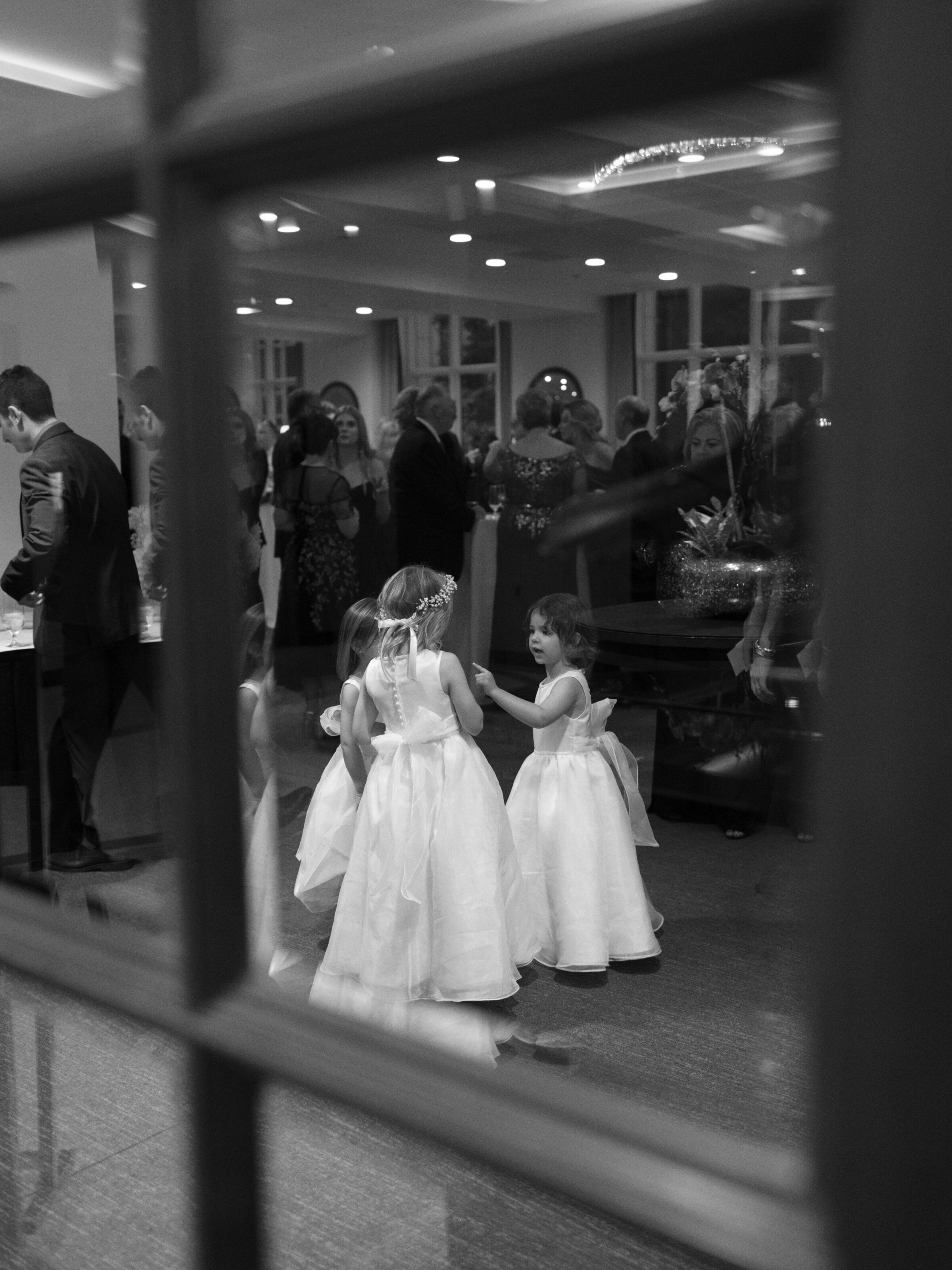 best-seattle-wedding-photographers-the-tenneys-at-washington-athletic-club-44