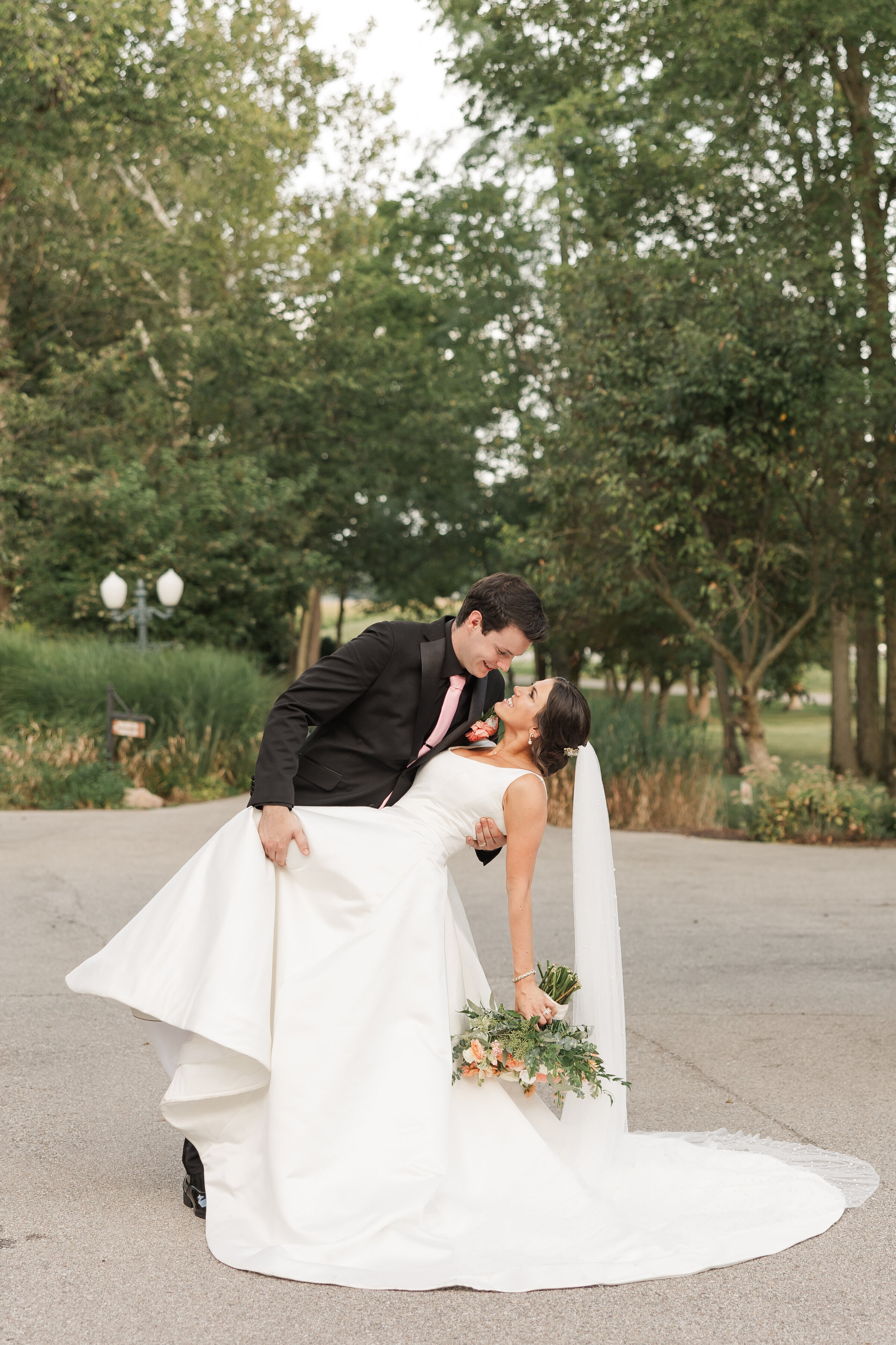 Alexis Fox Photography + Summer + Wedding + Lizton Lodge + Lizton + Indiana (2 of 8)