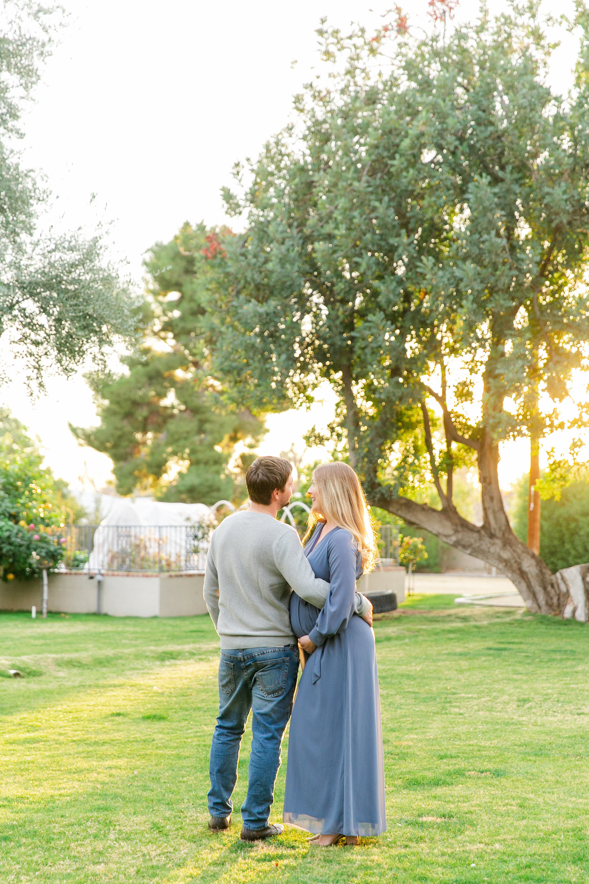 Karlie Colleen Photography - Phoenix Arizona Maternity Session - Green Historic Home - Hannah & Calvin -91