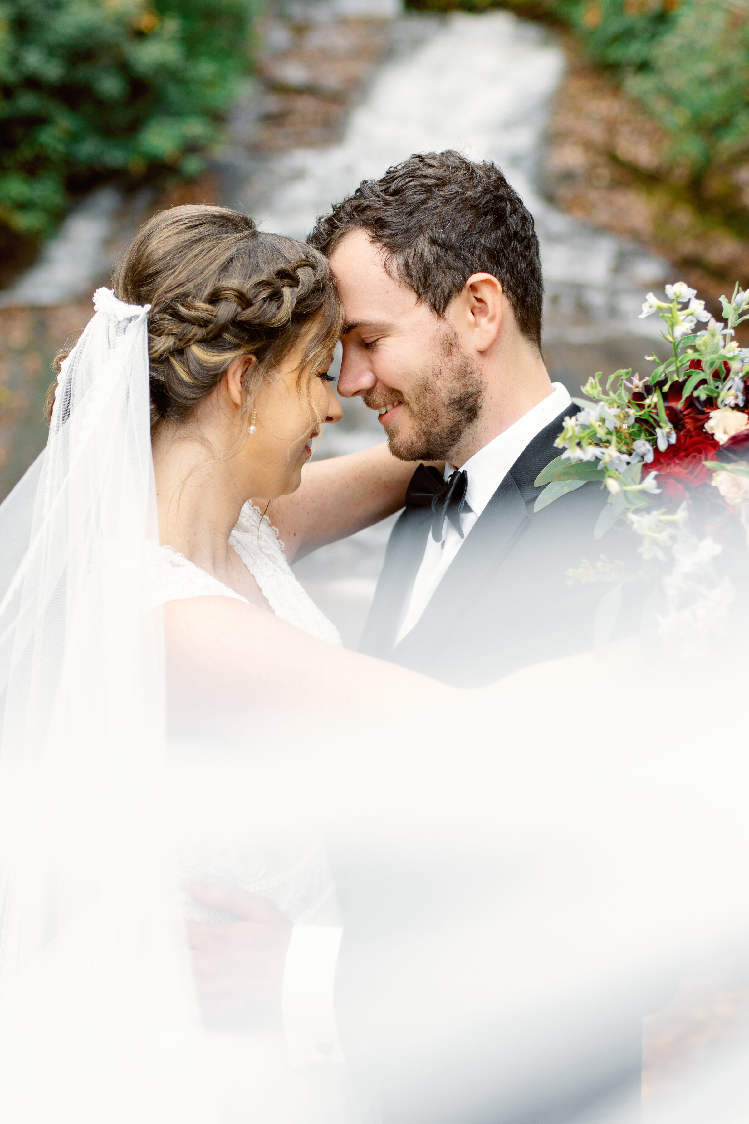 2022.11.04Emily&Will_ViciPhotography-17