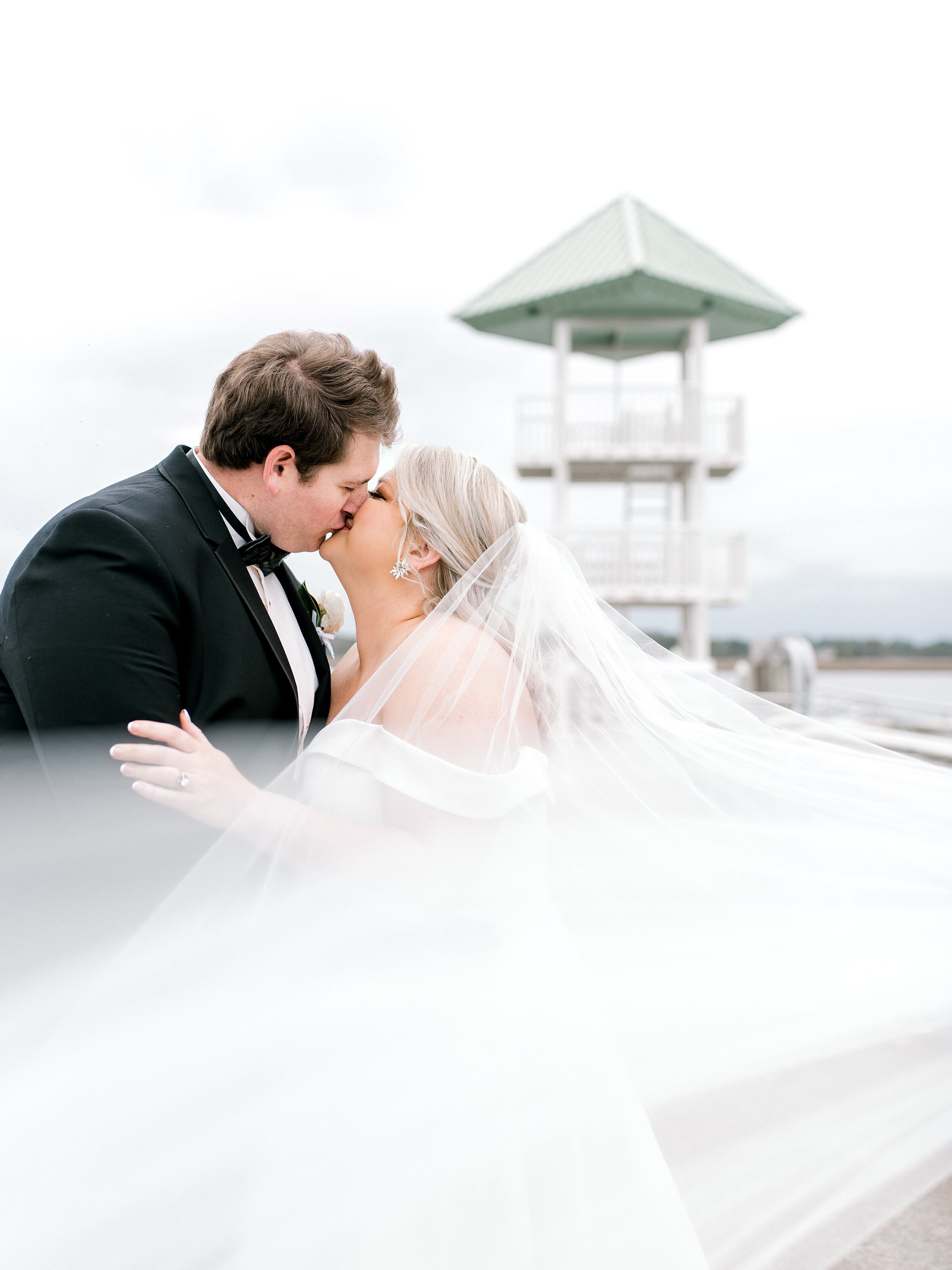 Savannah Yacht Club bride and groom
