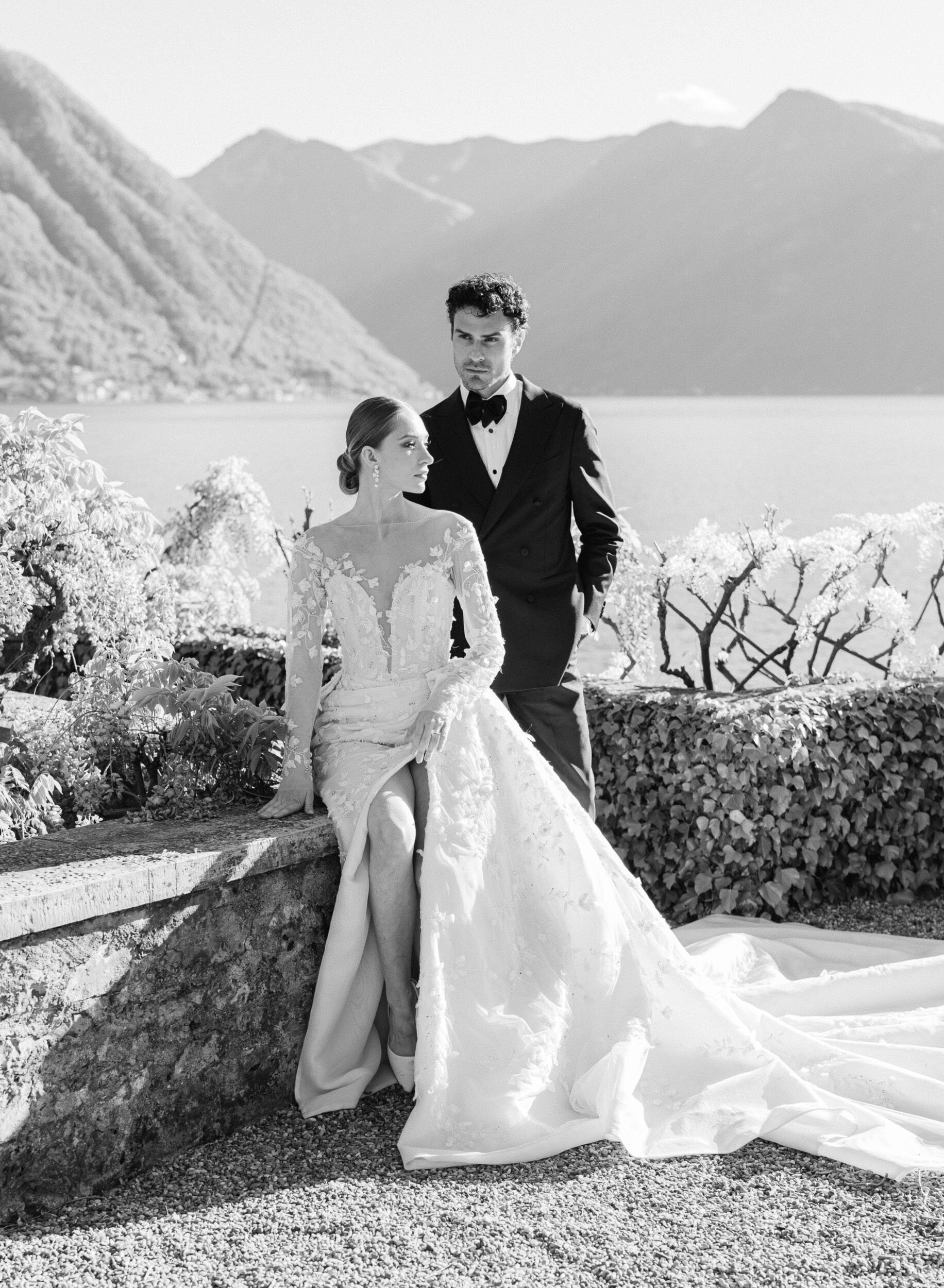 Alexandra-Vonk-engagement-session-Lake-Como-Villa-Balbiano-37