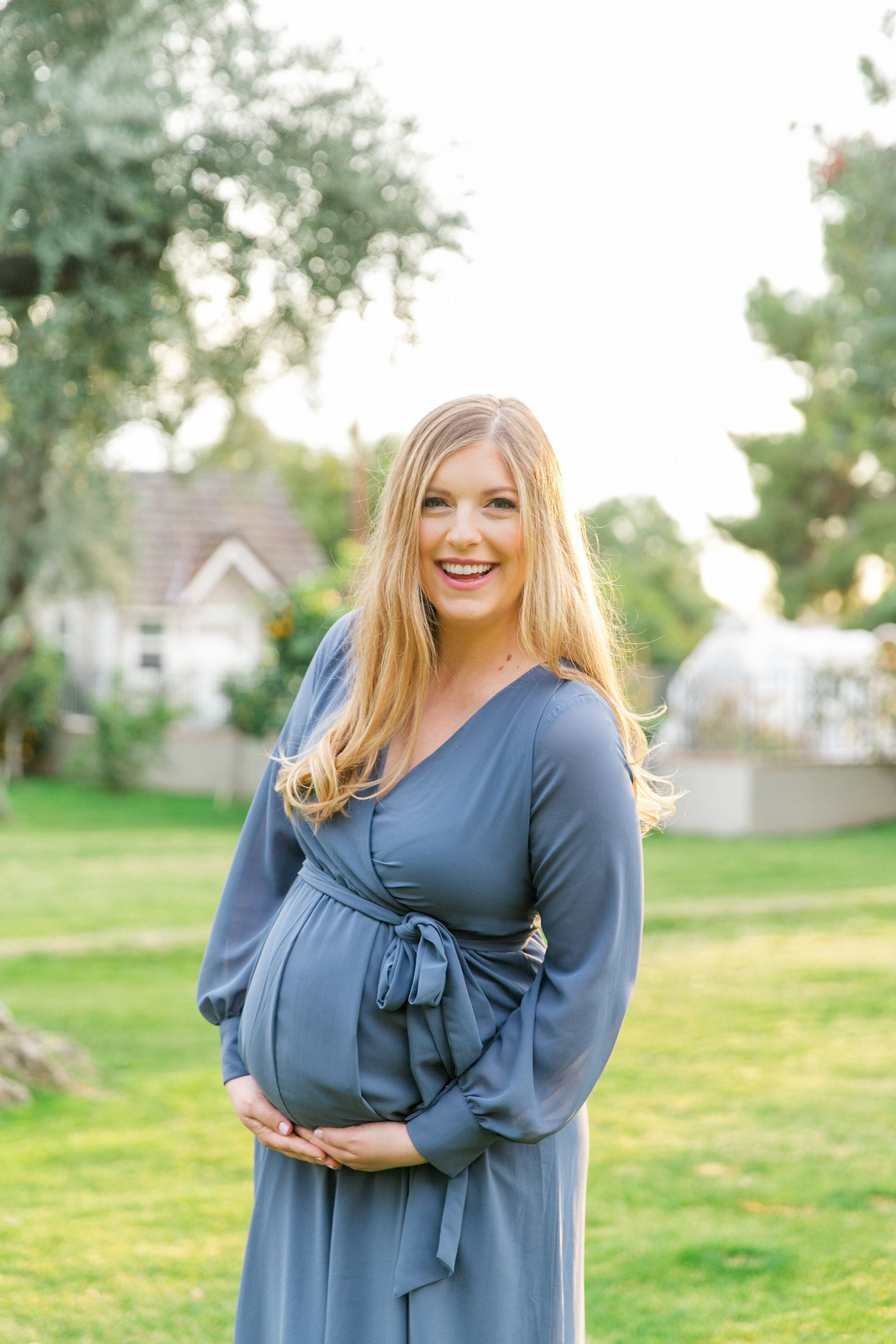 Karlie Colleen Photography - Phoenix Arizona Maternity Session - Green Historic Home - Hannah & Calvin -77