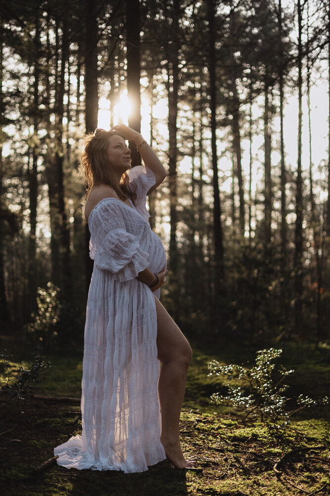 Zwangerschapsshoot winter bos Hilversum