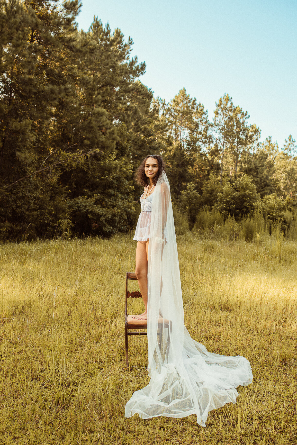 Editorial bridal boudoir portraits in Florida park