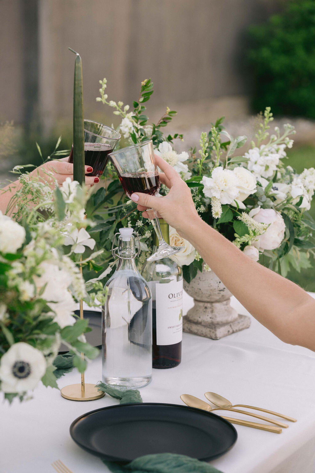 Savor every moment of your wedding weekend at our all-inclusive farm estate wedding venue  near chicago IL