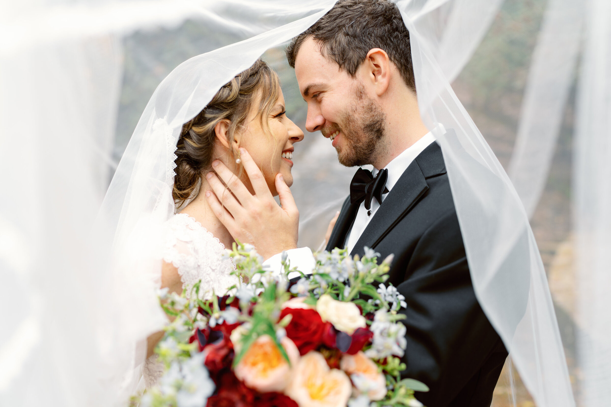2022.11.04Emily&Will_ViciPhotography-32