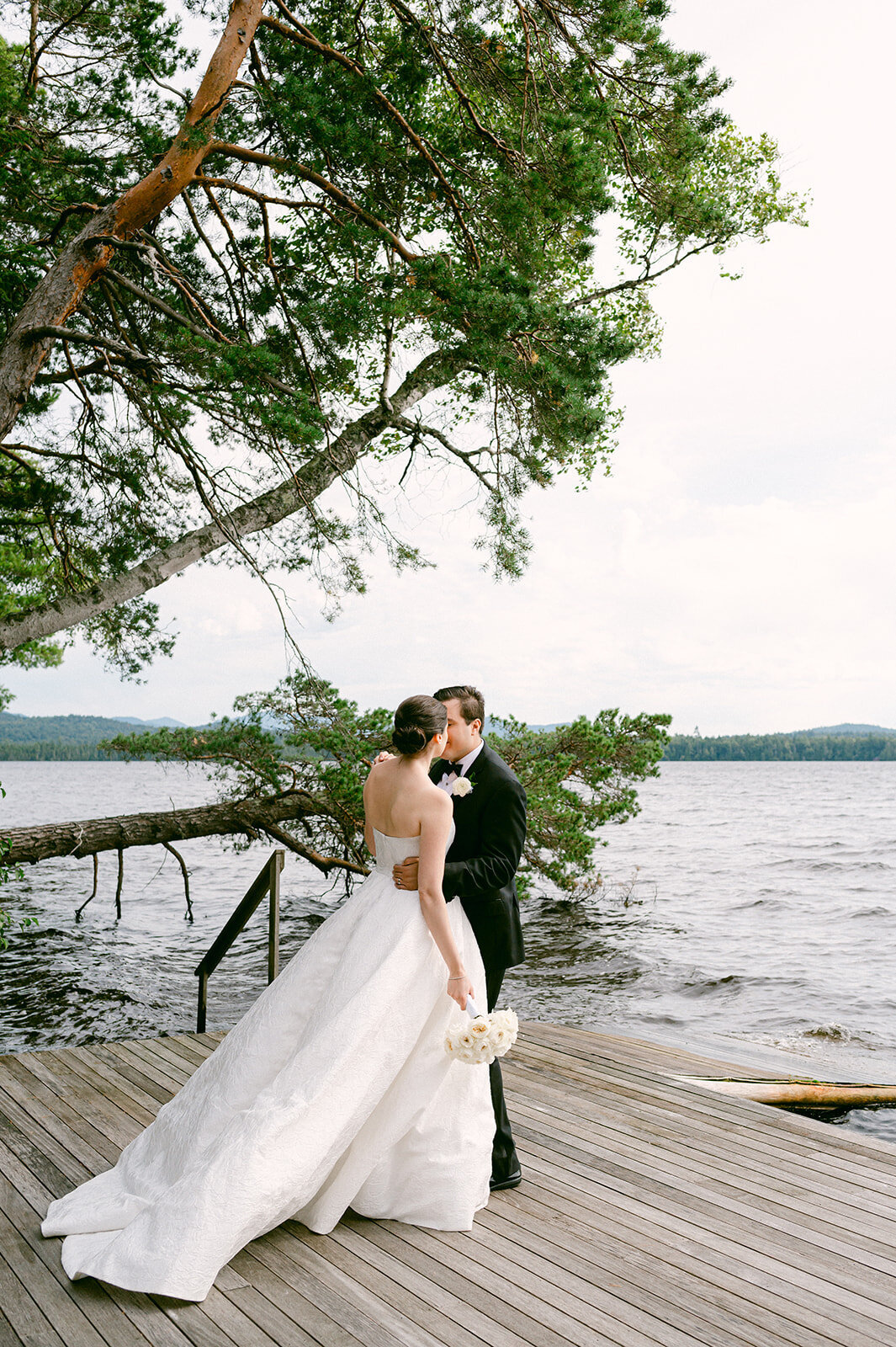upper saranac great camp wedding in the summer by wedding photographer julia rebecca photography