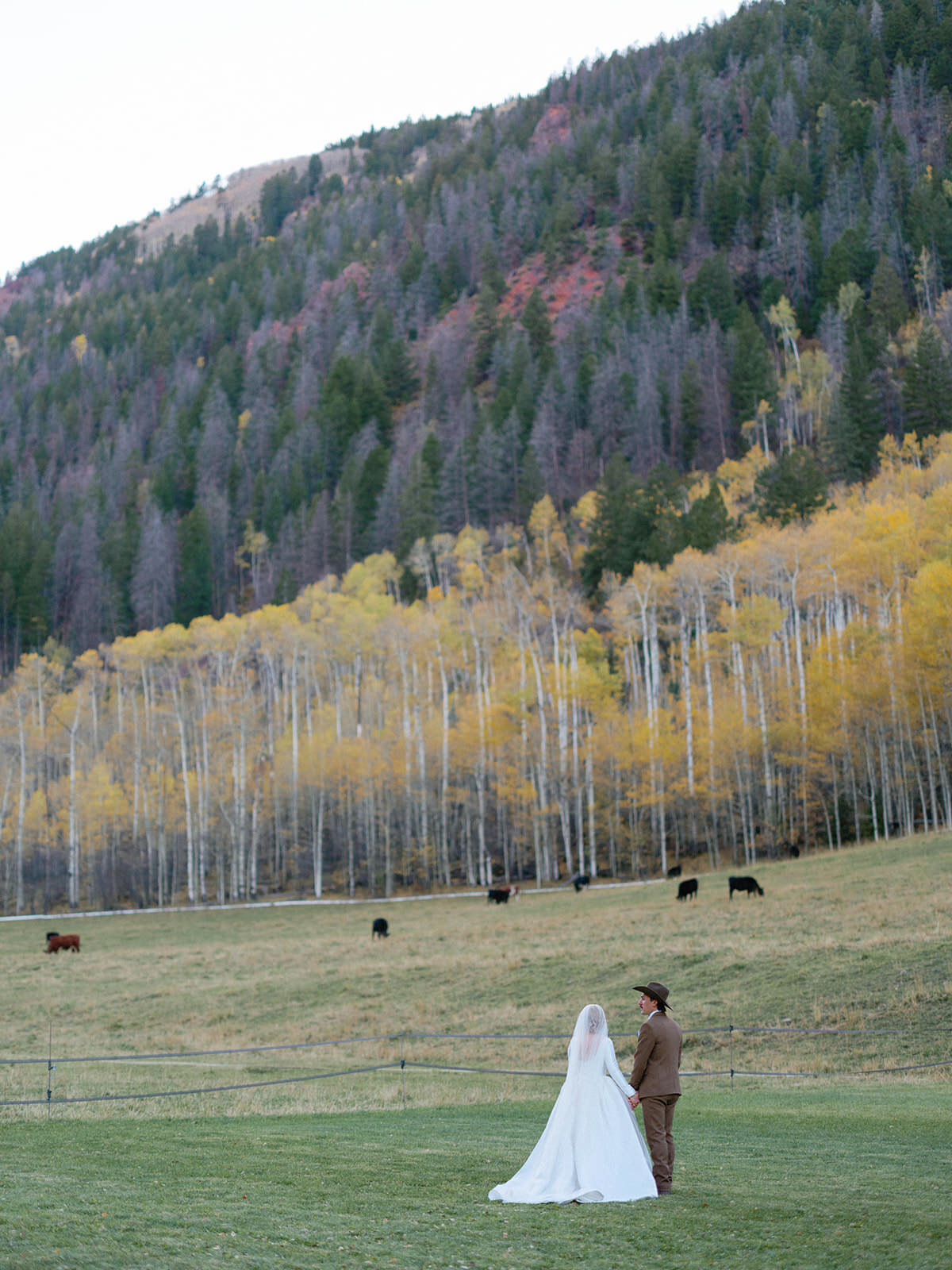 Aspen fall tented wedding at t lazy 7 ranch_RxL-101