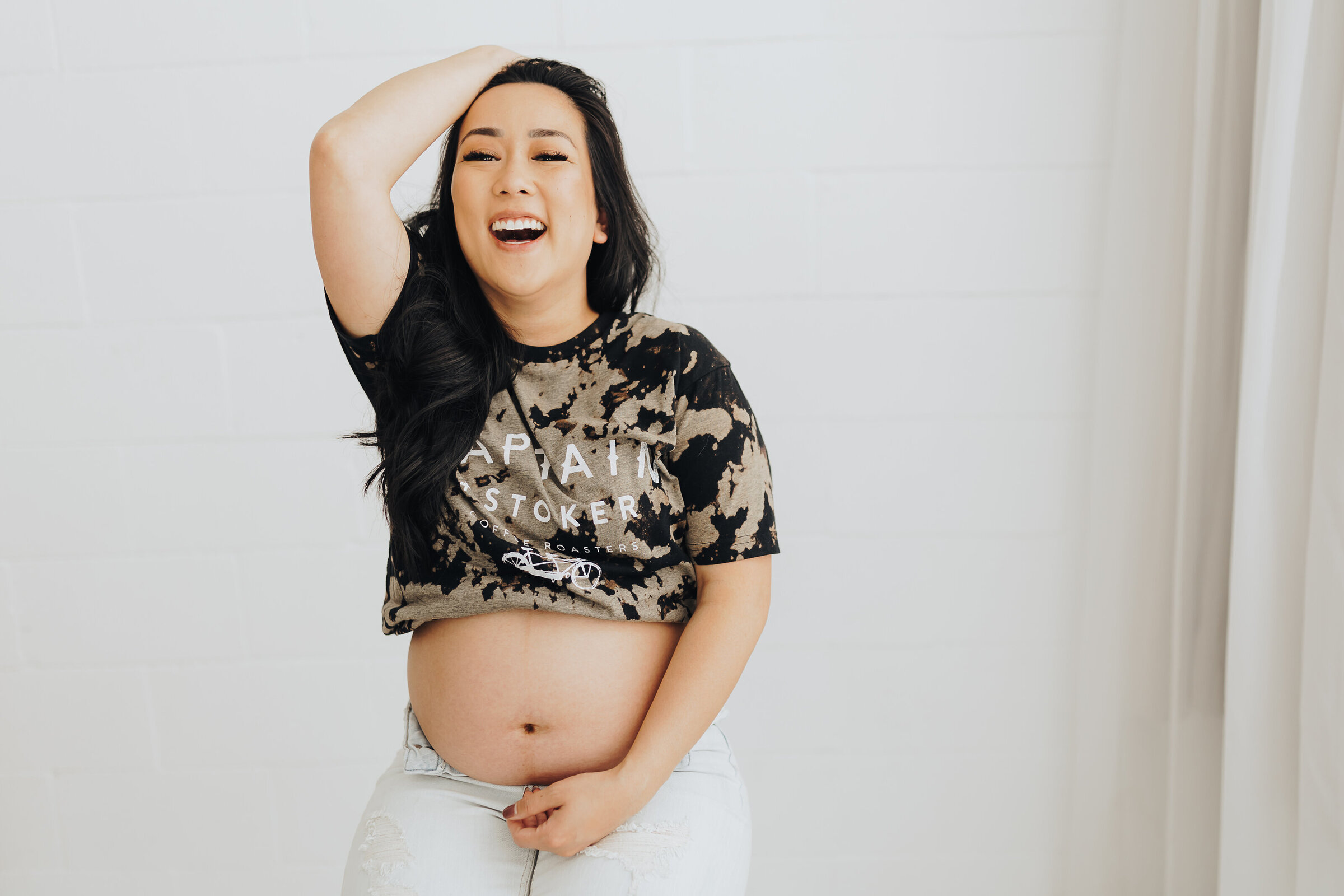 Smiling happy mom pregnant Emily Woodall Photography