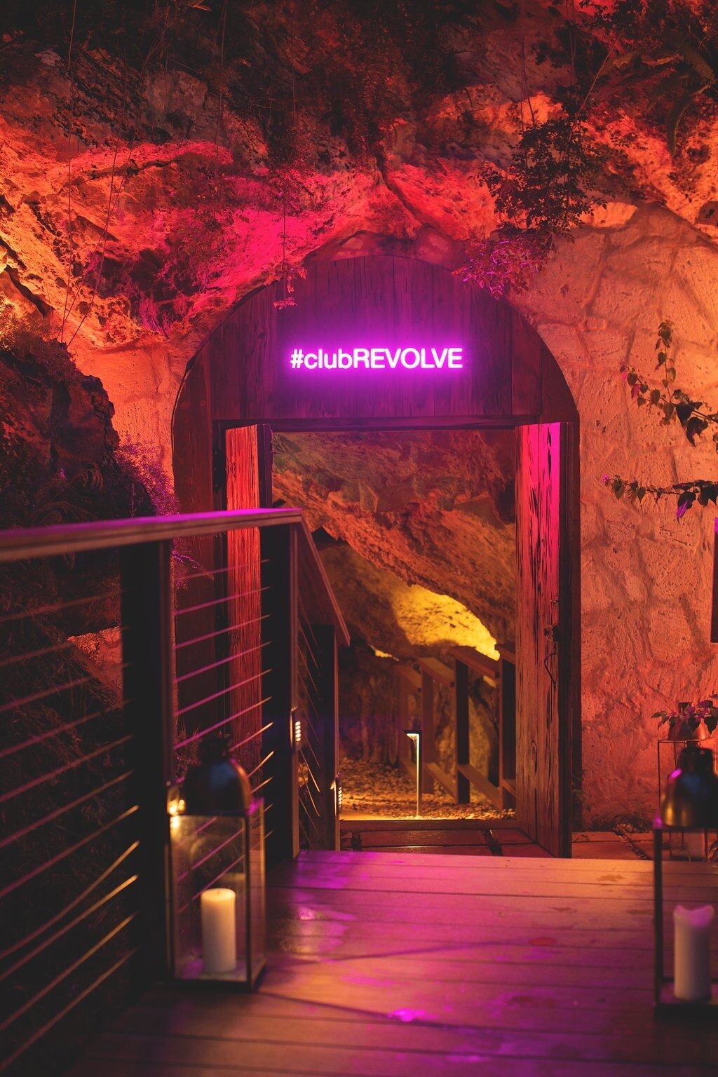 Revolve-Bermuda-Crystal-Cave-Party-Dasfete-1