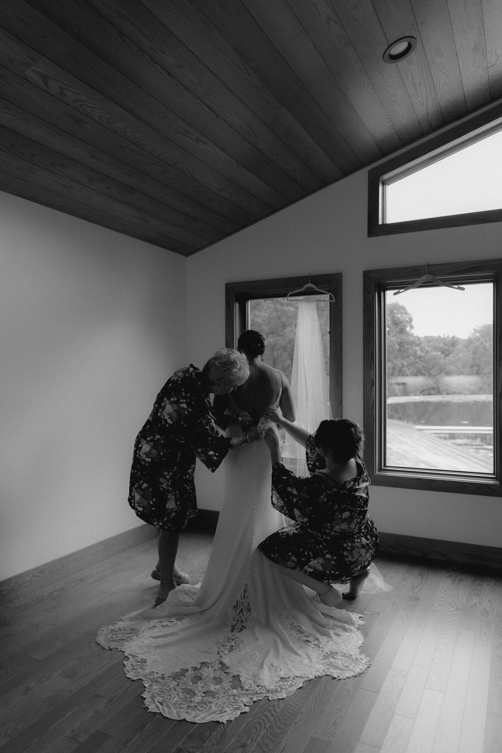 Winery-wedding-illinois-rachael-marie-sunset-ceremony-6