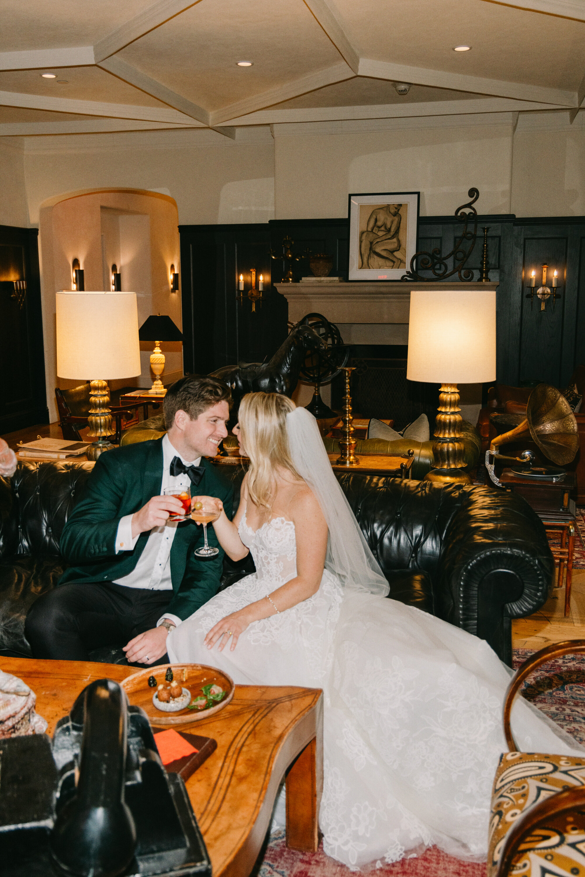 commodore-perry-estate-wedding-classic-couple-portraits