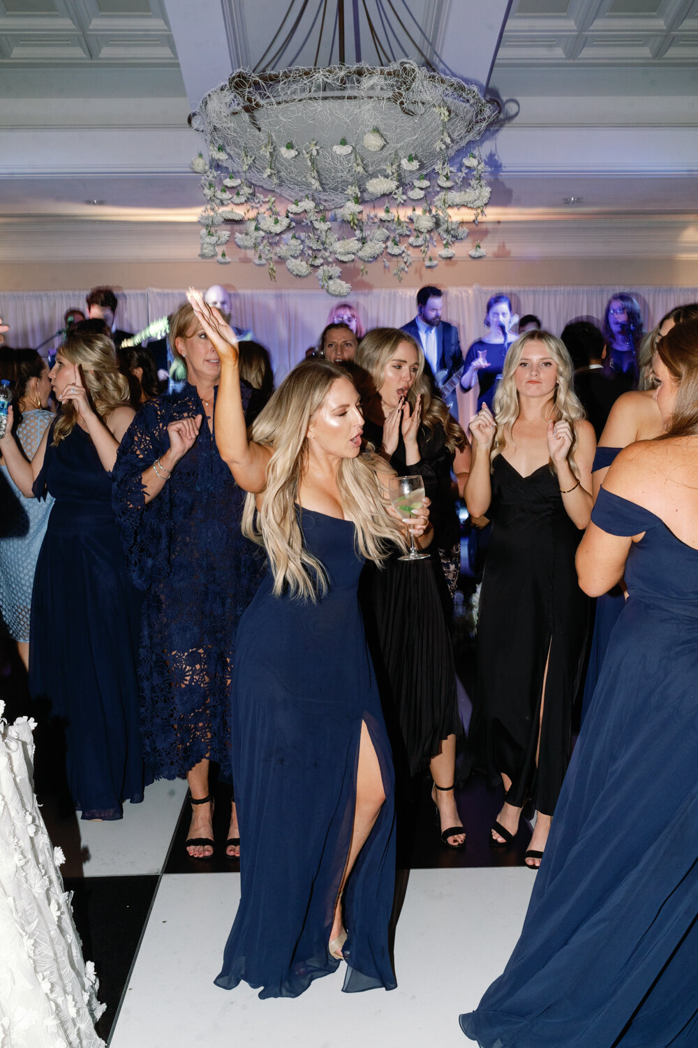 newcastle-golf-club-wedding-ballroom-dance-party
