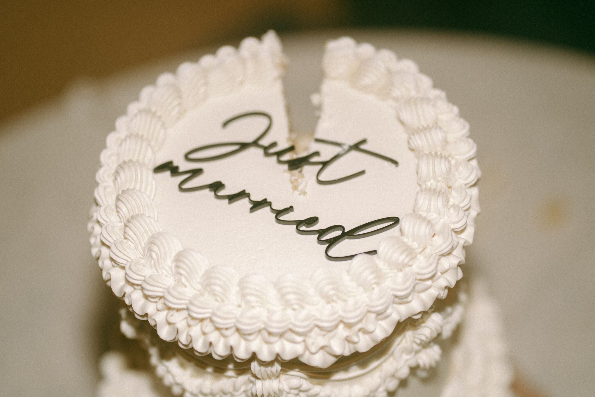 just married wedding cake in cambridgeshire