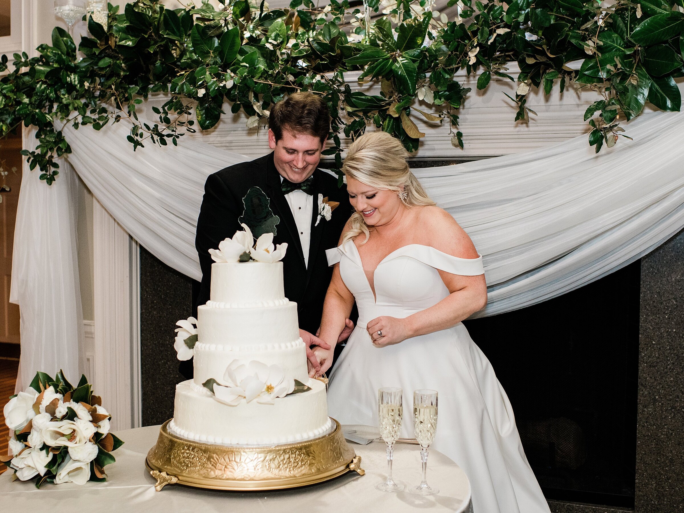Wedding Cake Savannah Yacht Club