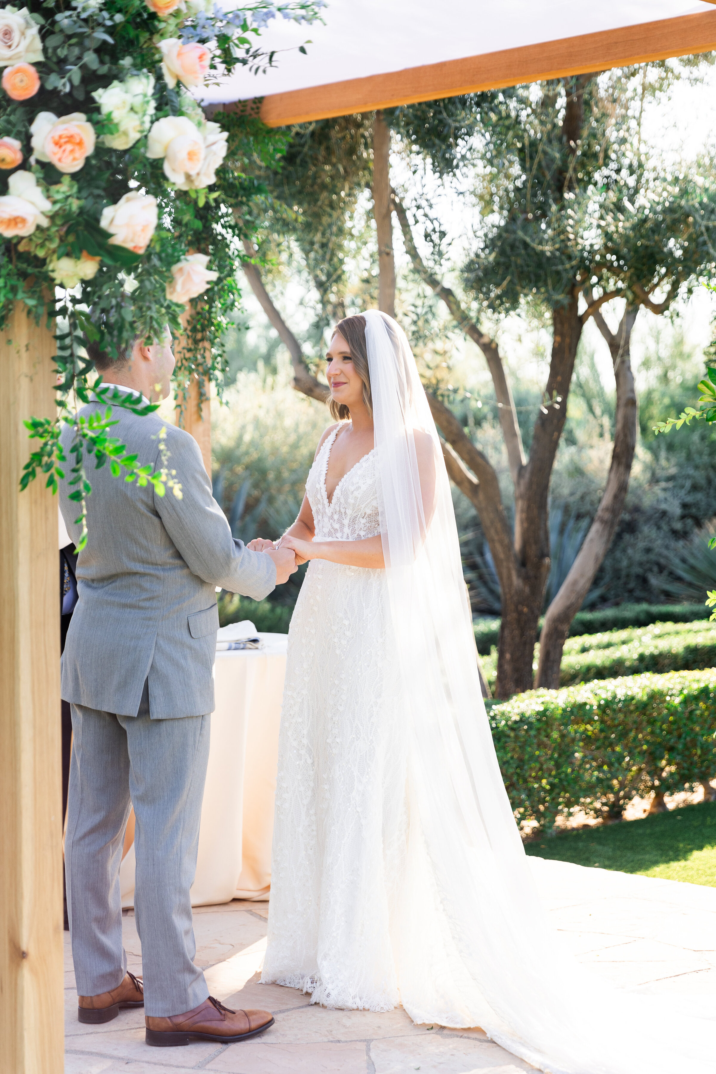 Karlie Colleen Photography - Emily & Mike - Wedding Sneak Peek - El Chorro - Arizona - Revel Wedding Co-213