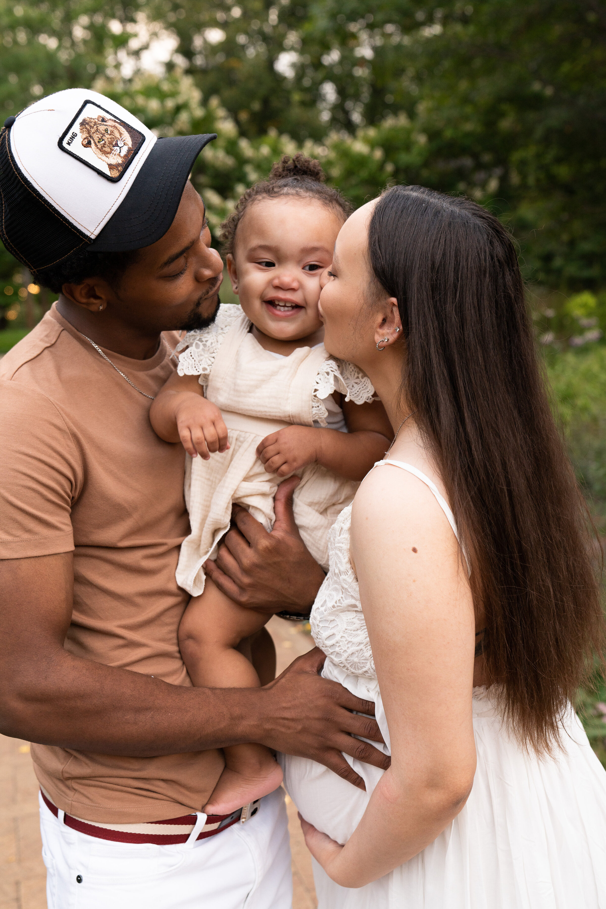 Family maternity picture ideas