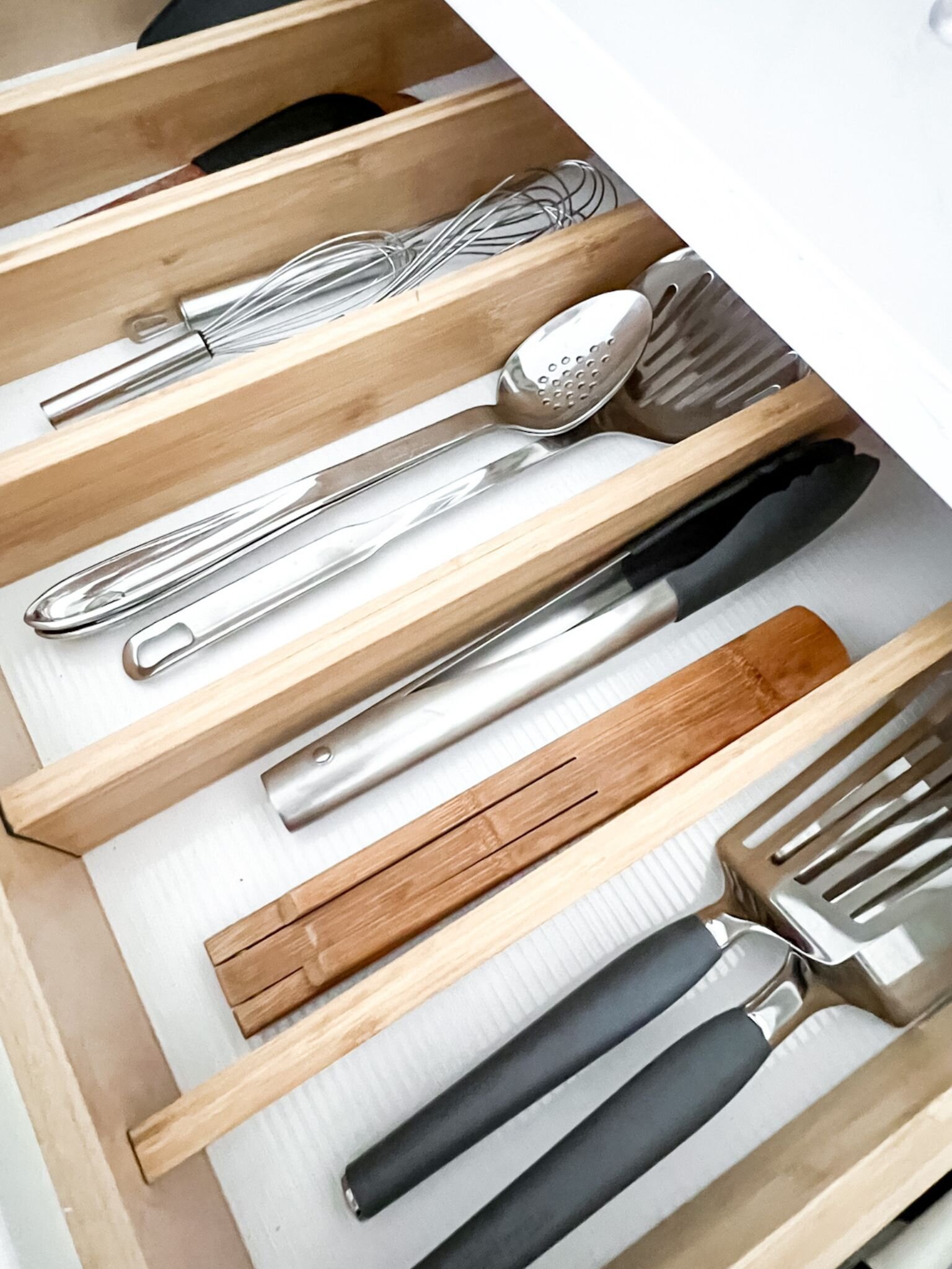 organized-kitchen-drawers