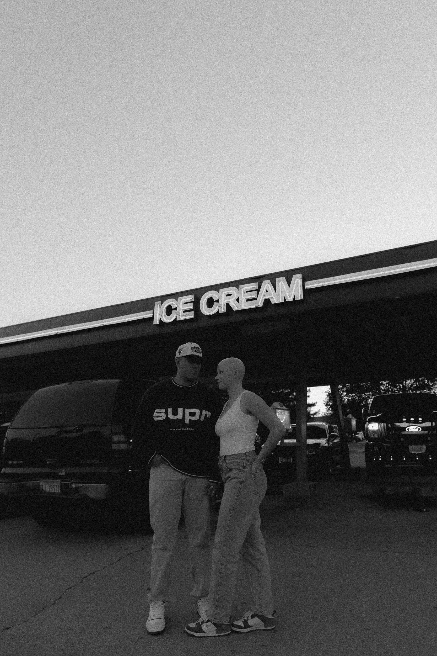 illinois-engagement-fun-retro-ice-cream-vintage-rachael-14