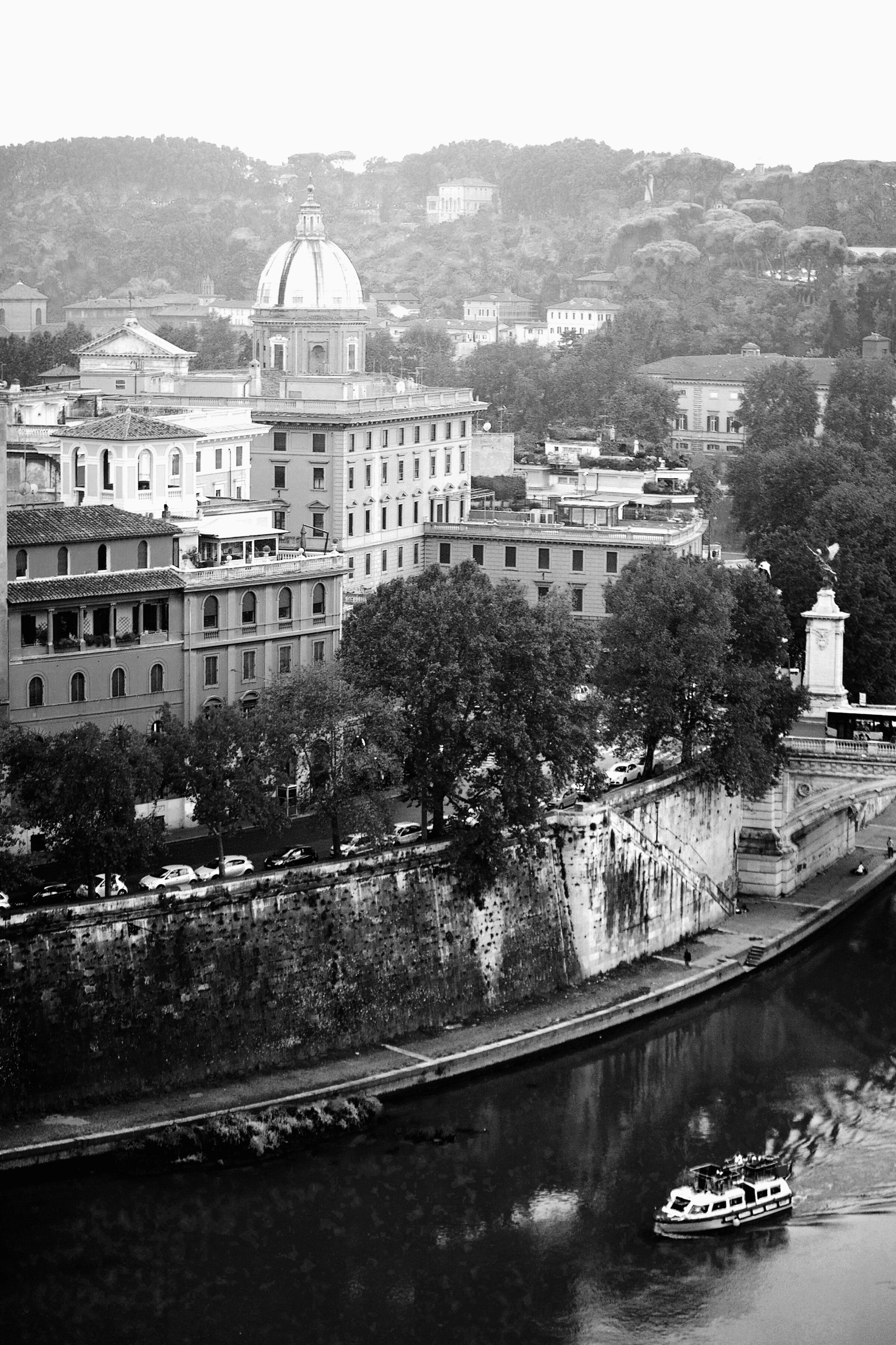 la-barca-sul-tevere-karenlippowiths