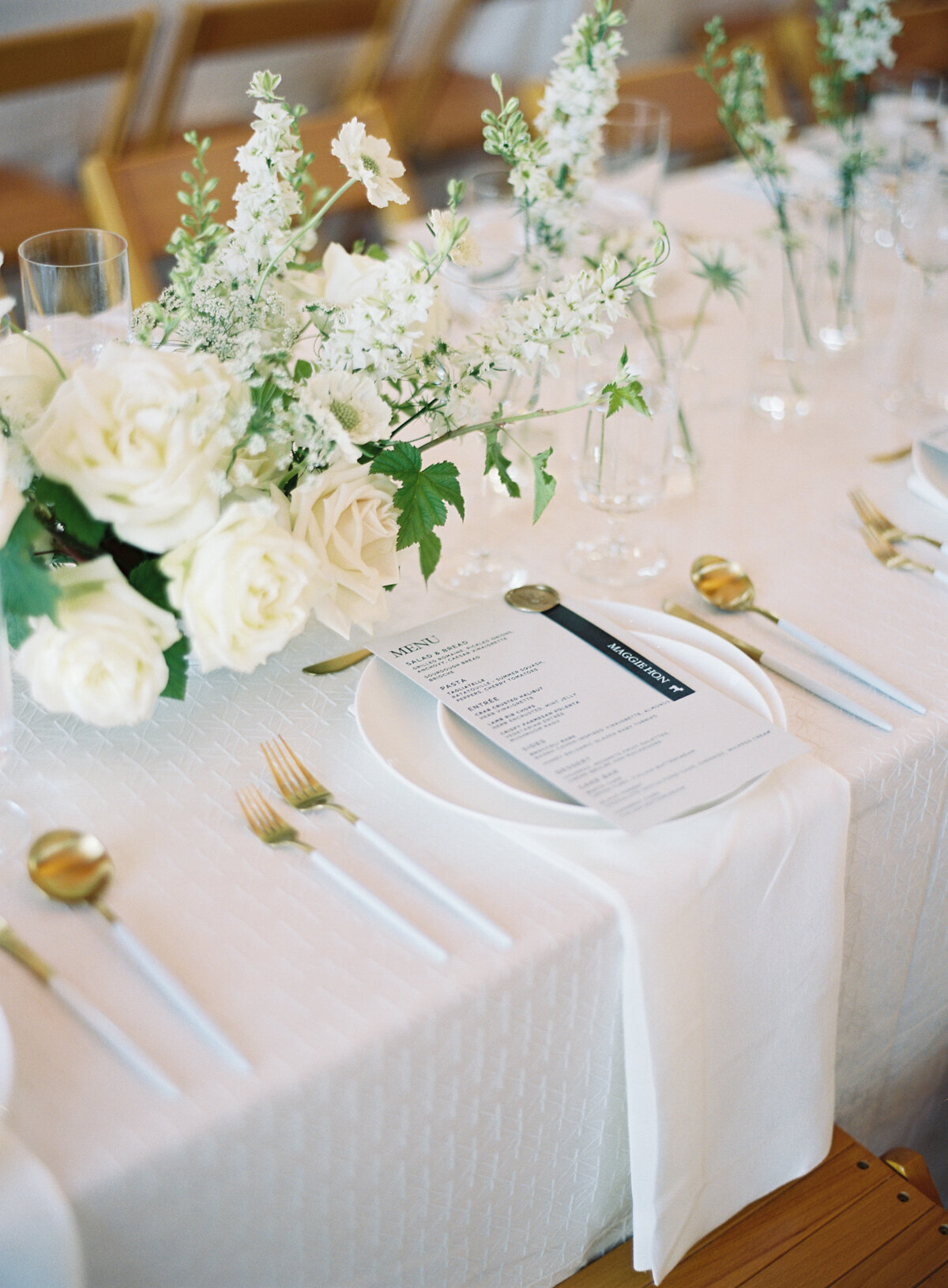 white black and green modern wedding table decor