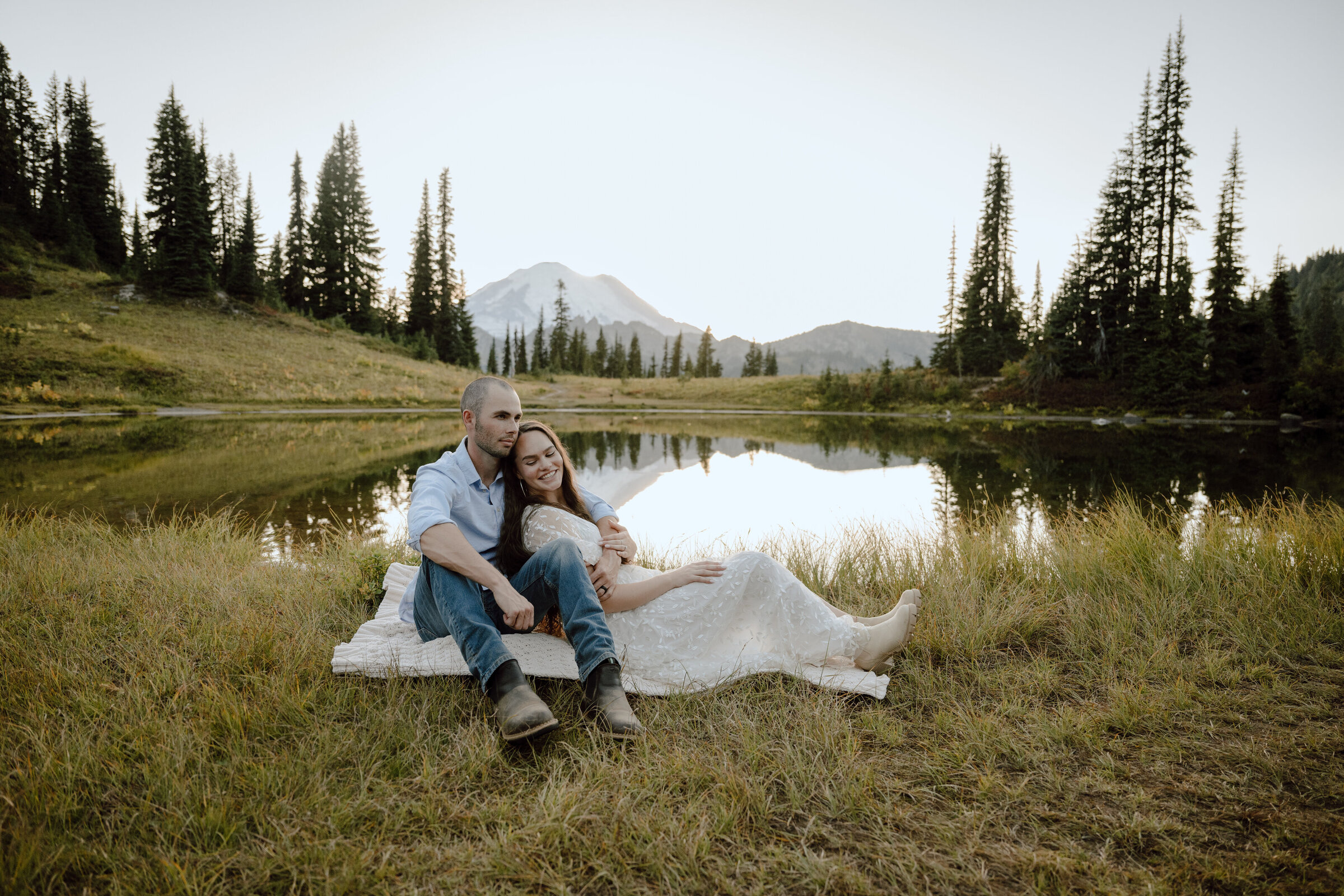 spenser-couple-mount-rainier-washington-101