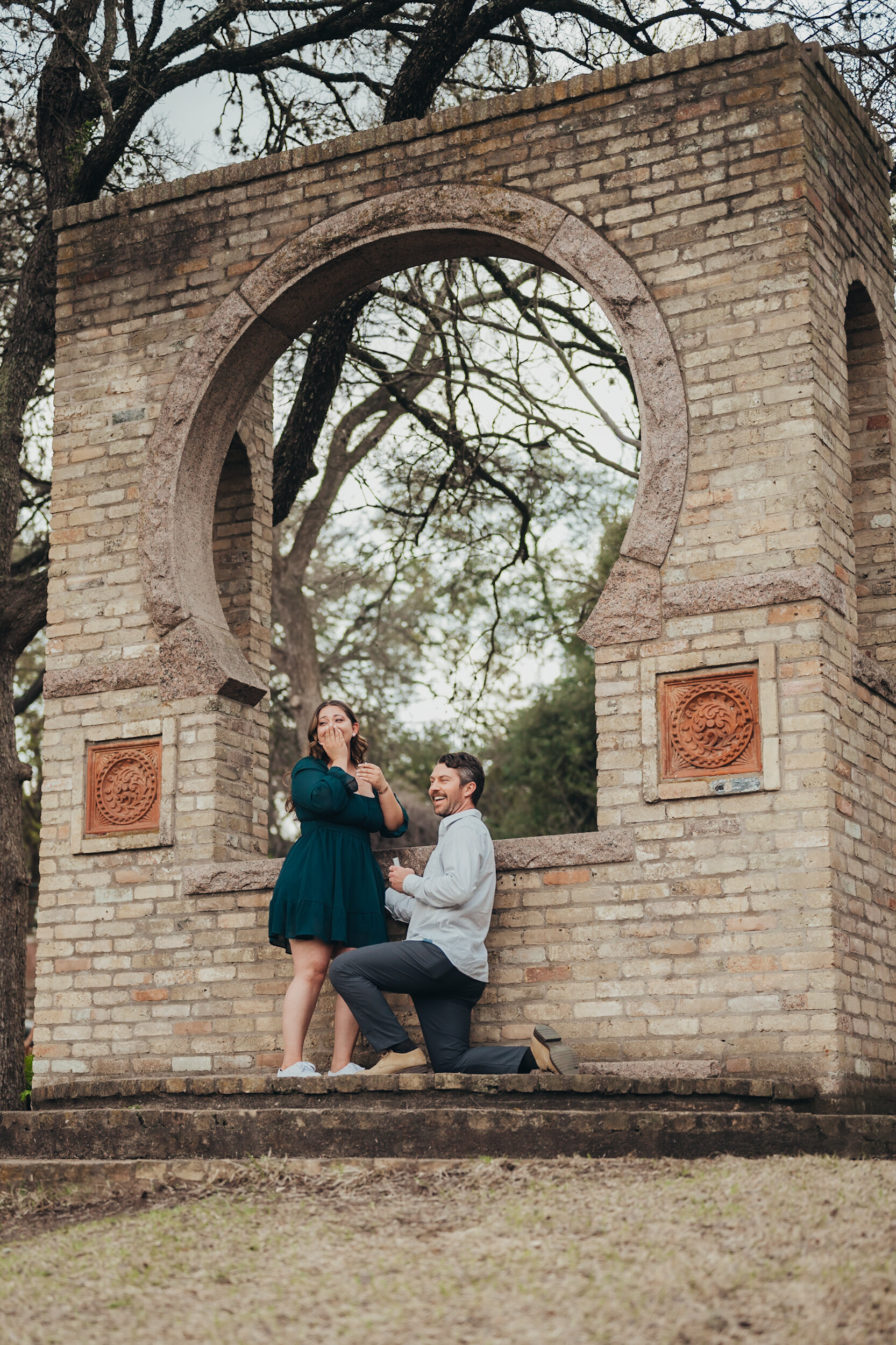 zilker-botanical-gardens-surprise-engagement