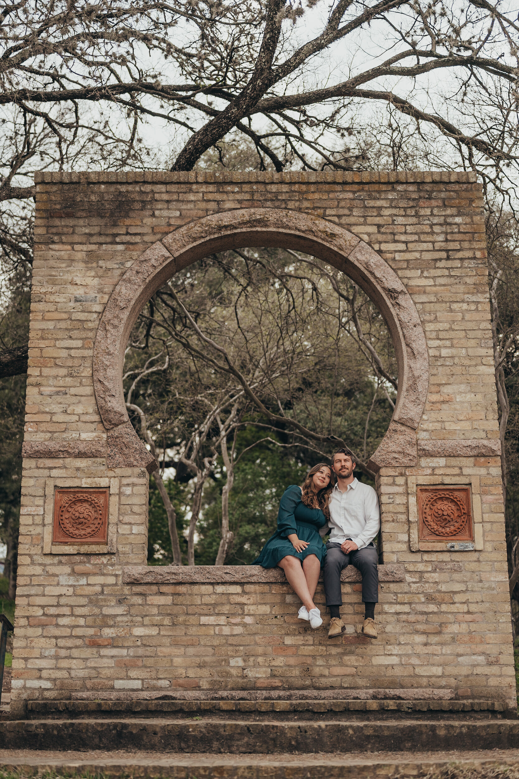 couple-at-zilker-gardens-window