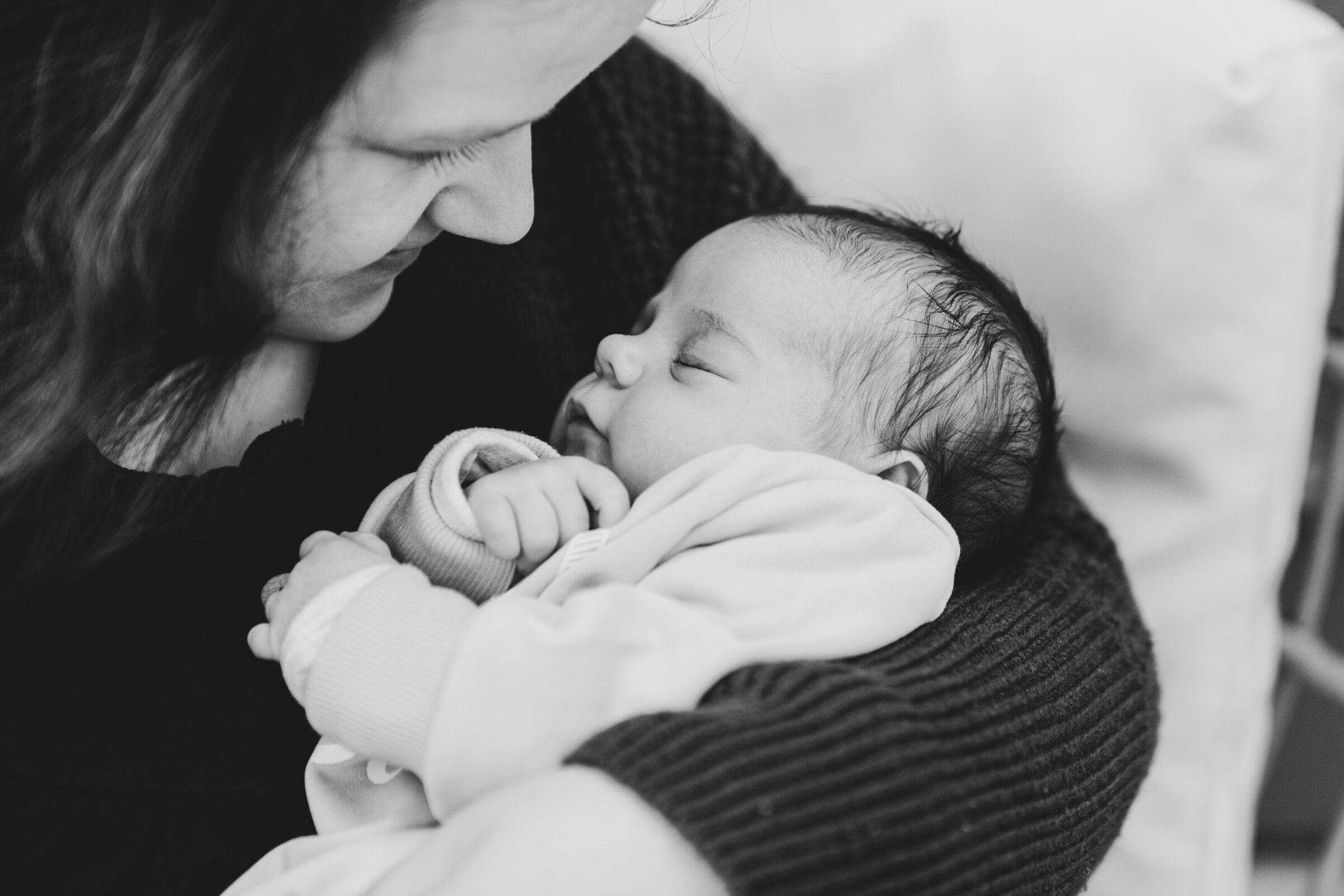 Mom and newborn photo ideas