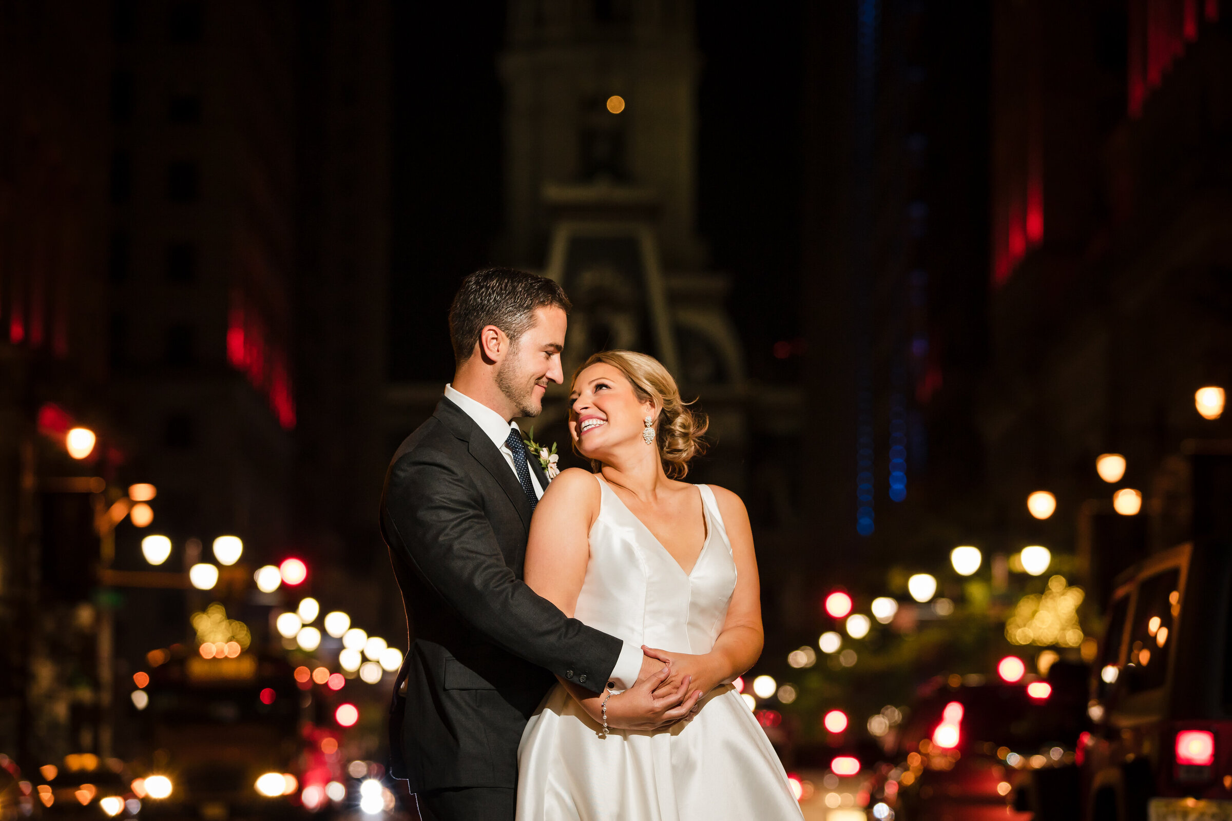 lucy-cescaphe-wedding-nighttime-broad-street-photo