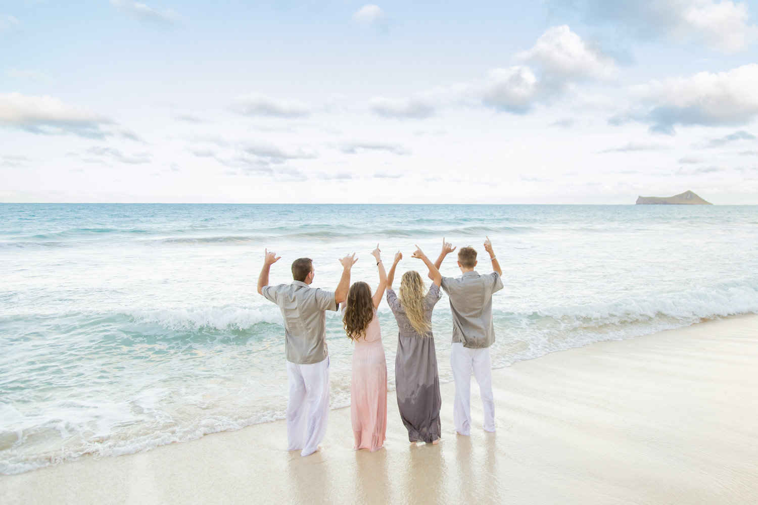 Find out what should you wear for an Oahu Portrait session.