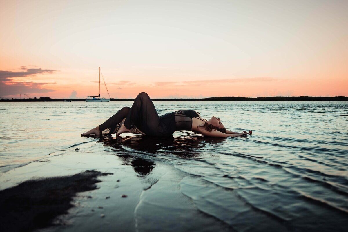outdoor water boudoir photography - lynn dee photography