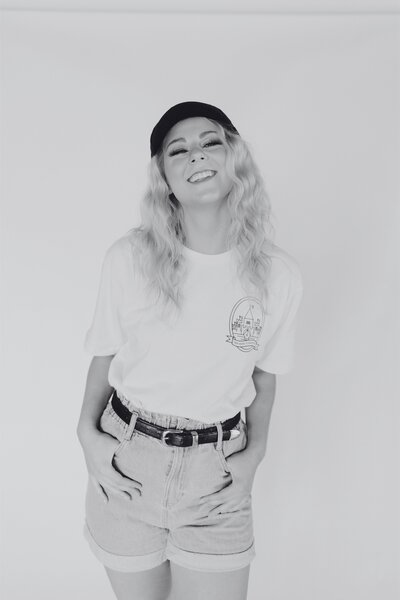 B&W
