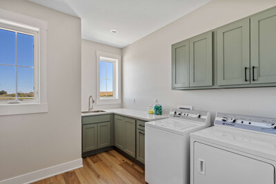 Laundry-Room-Central-Iowa-Custom-Home-JRL-Builders- (8)