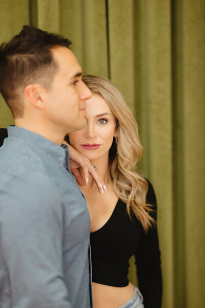 07 studio-session-taylor-rayburn-and-sarah-beth-irey-green-background-couples-photos