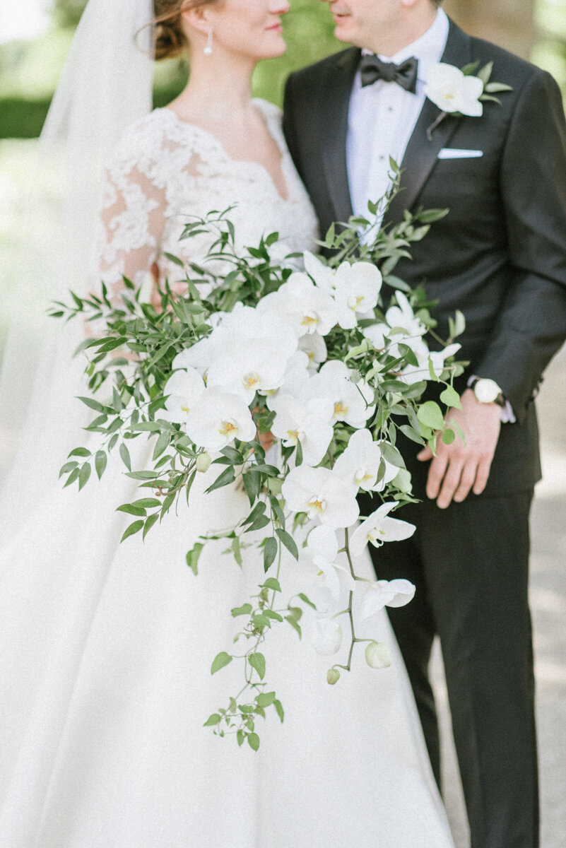 0059 - 0040-lush-simple-wedding-flowers-nj-bride