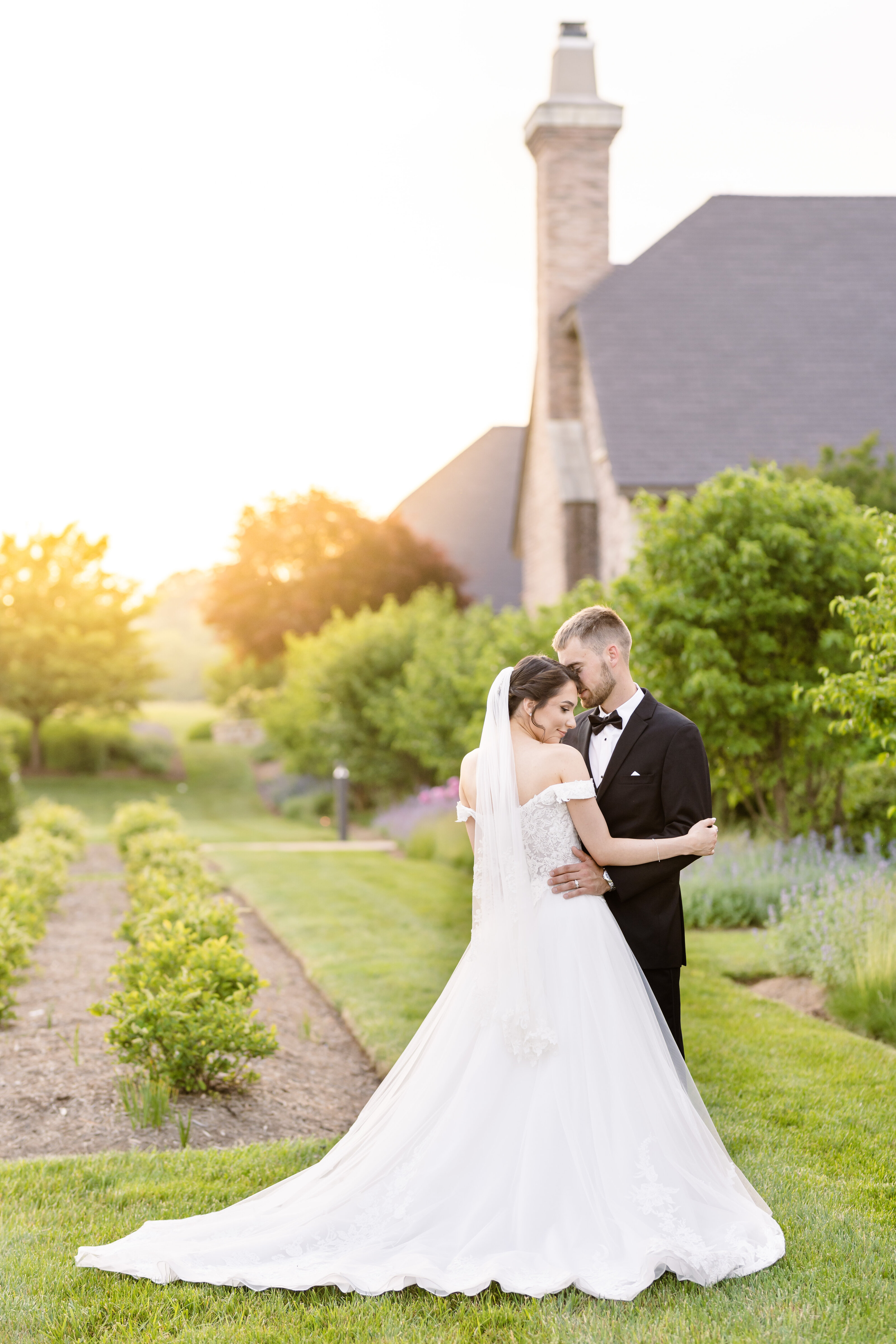 early-mountain-vineyards-wedding-564